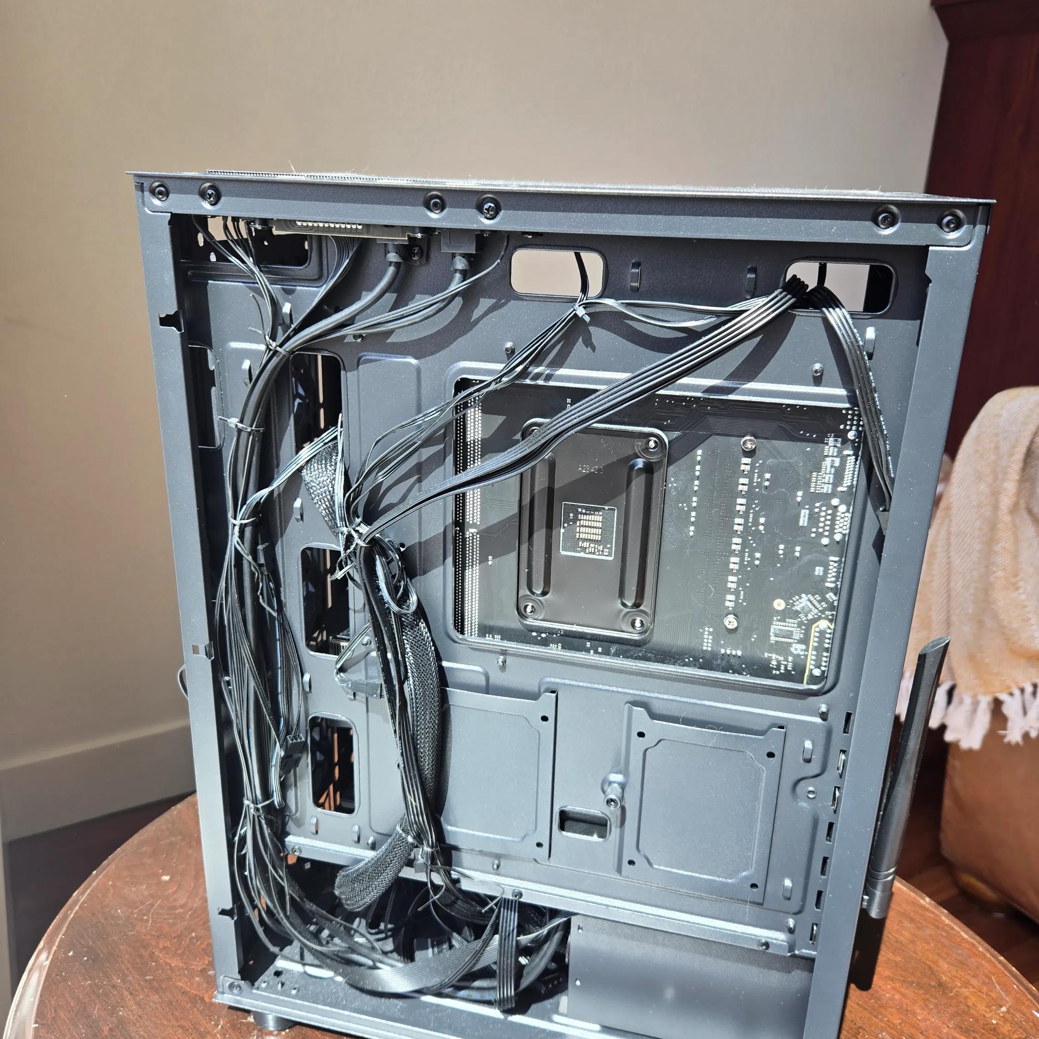 Gigabyte Aorus 5700xt, 32 gb ddR4, Samsung 980 1Tb SSD, Ryzen 7 3700x