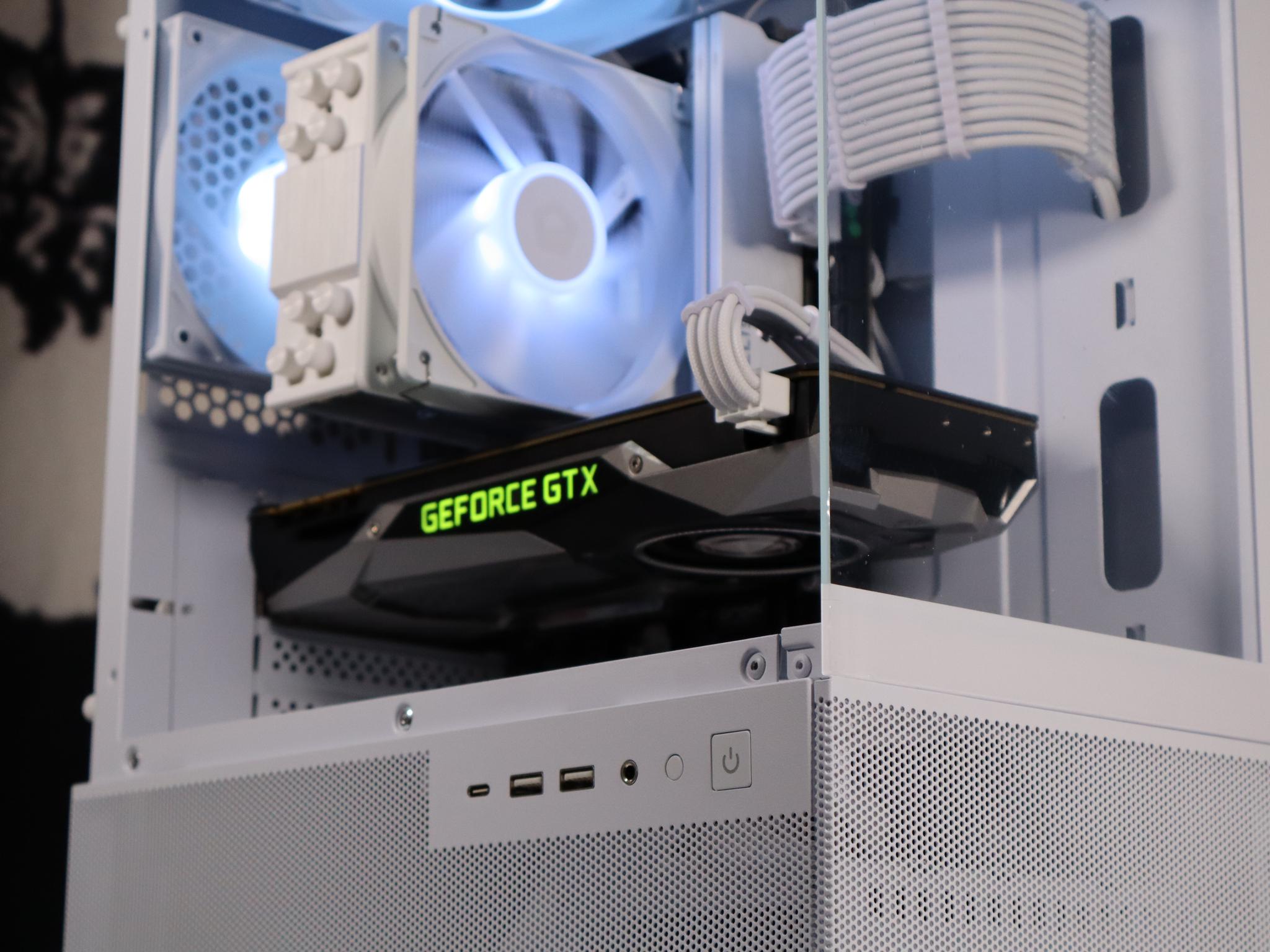 WHITE GAMING PC, RYZEN 5 2600x, GTX 1070, WIFI