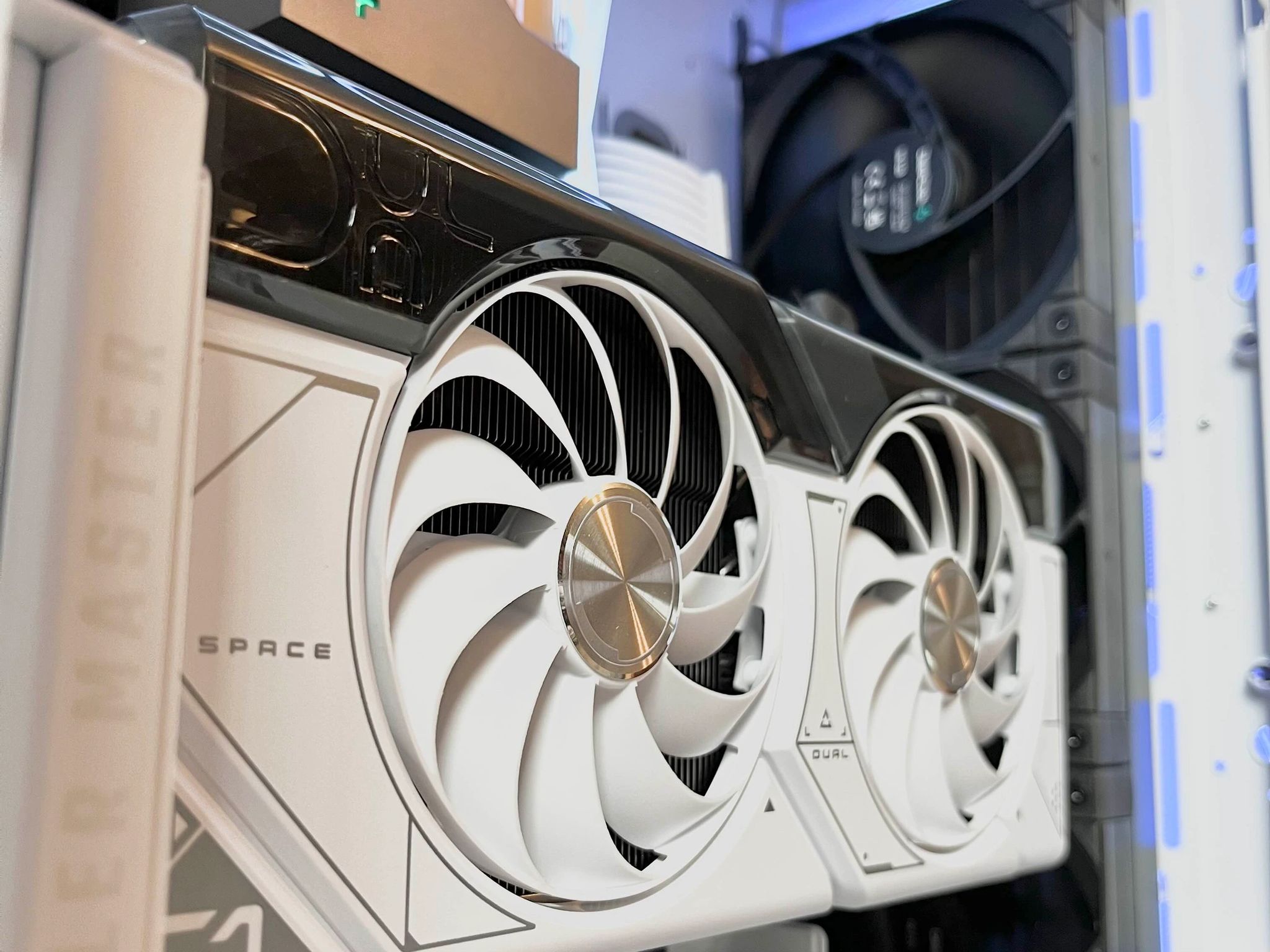 🍪🐻‍❄️| RTX 4070 Super 12gb, i7 13700k, 32gb DDR5, 2tb SSD, AIO Liquid Cooled White Gaming PC
