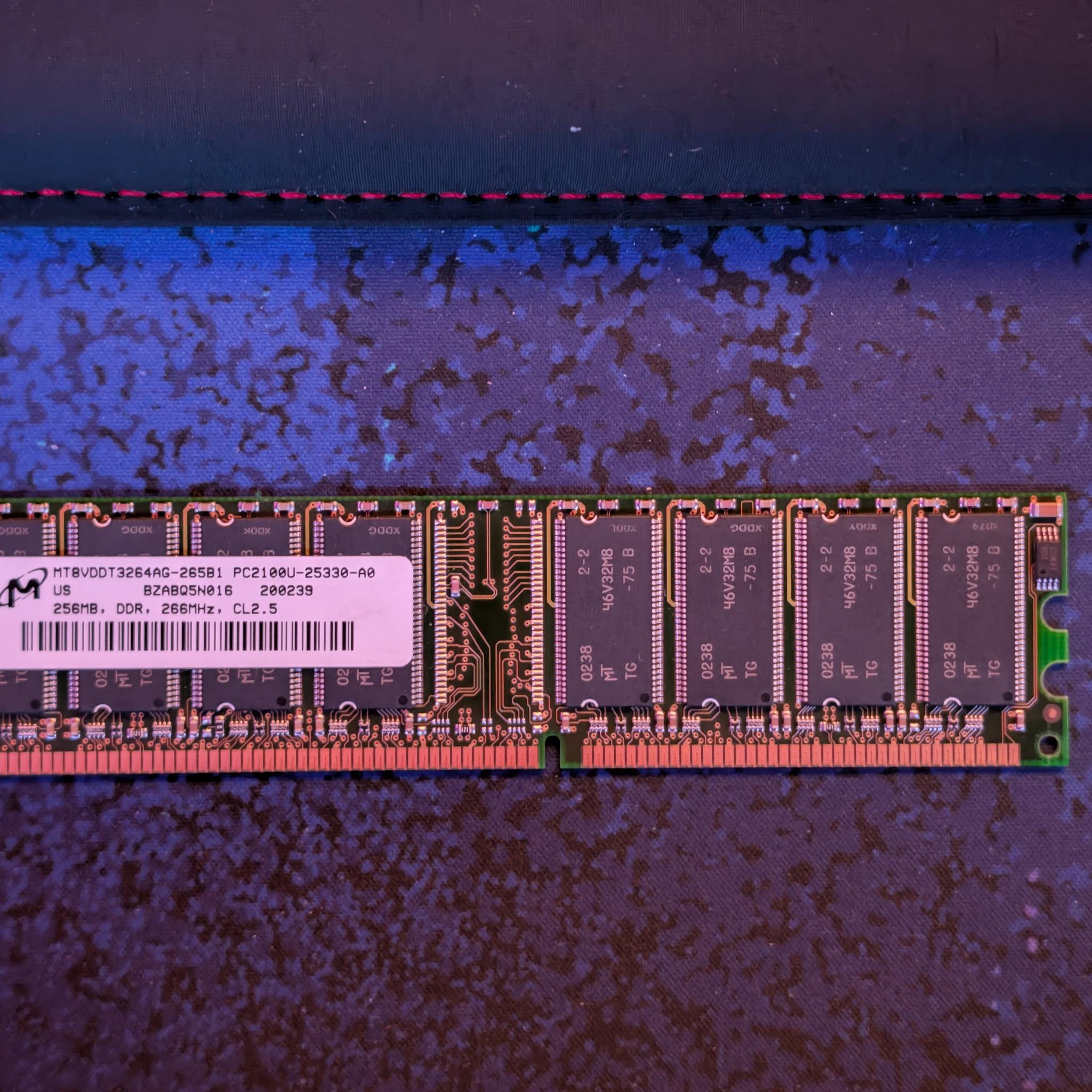 Micron 256MB DDR-266MHz PC2100 SDRAM - MT8VDDT3264AG-265B1 PC2100U-25330-A0