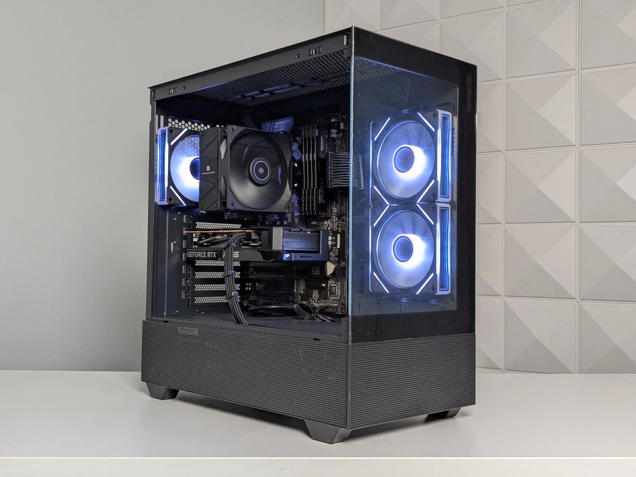 Black RGB Gaming PC - Ryzen 5 5500 - RTX 5060