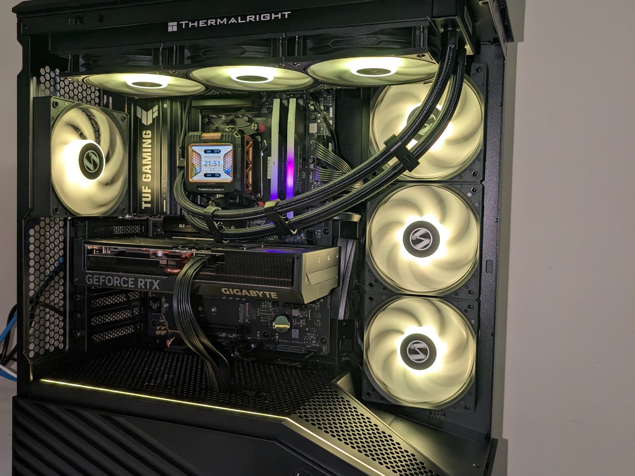 New Gaming PC! Ryzen 5 9600x / 4070 Ti / 32gb ddr5 6000mhz / 1tb ssd