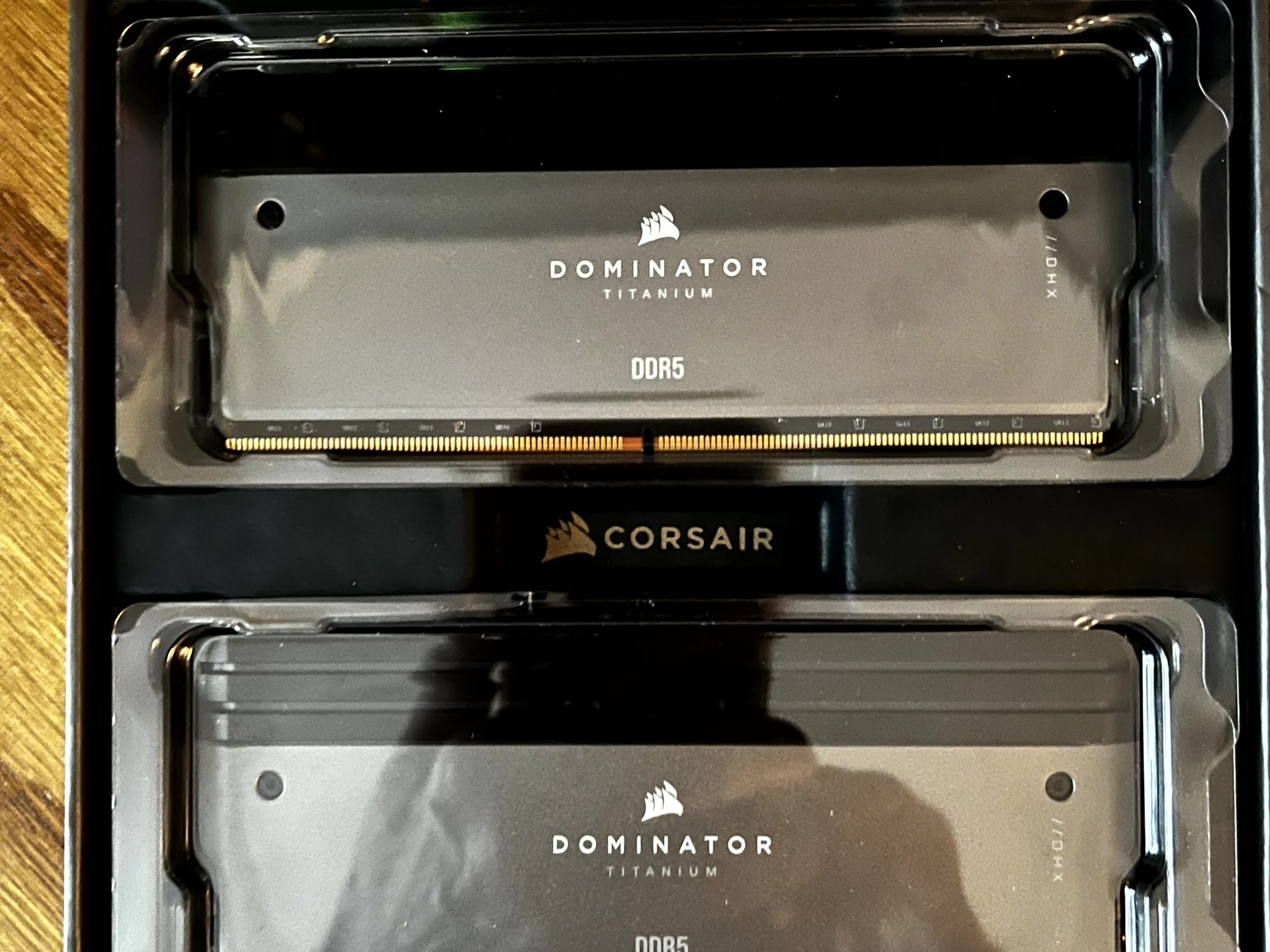 Corsair Dominator Titanium DDR5 64G @6000MT/sec 2x32G AMD Expo