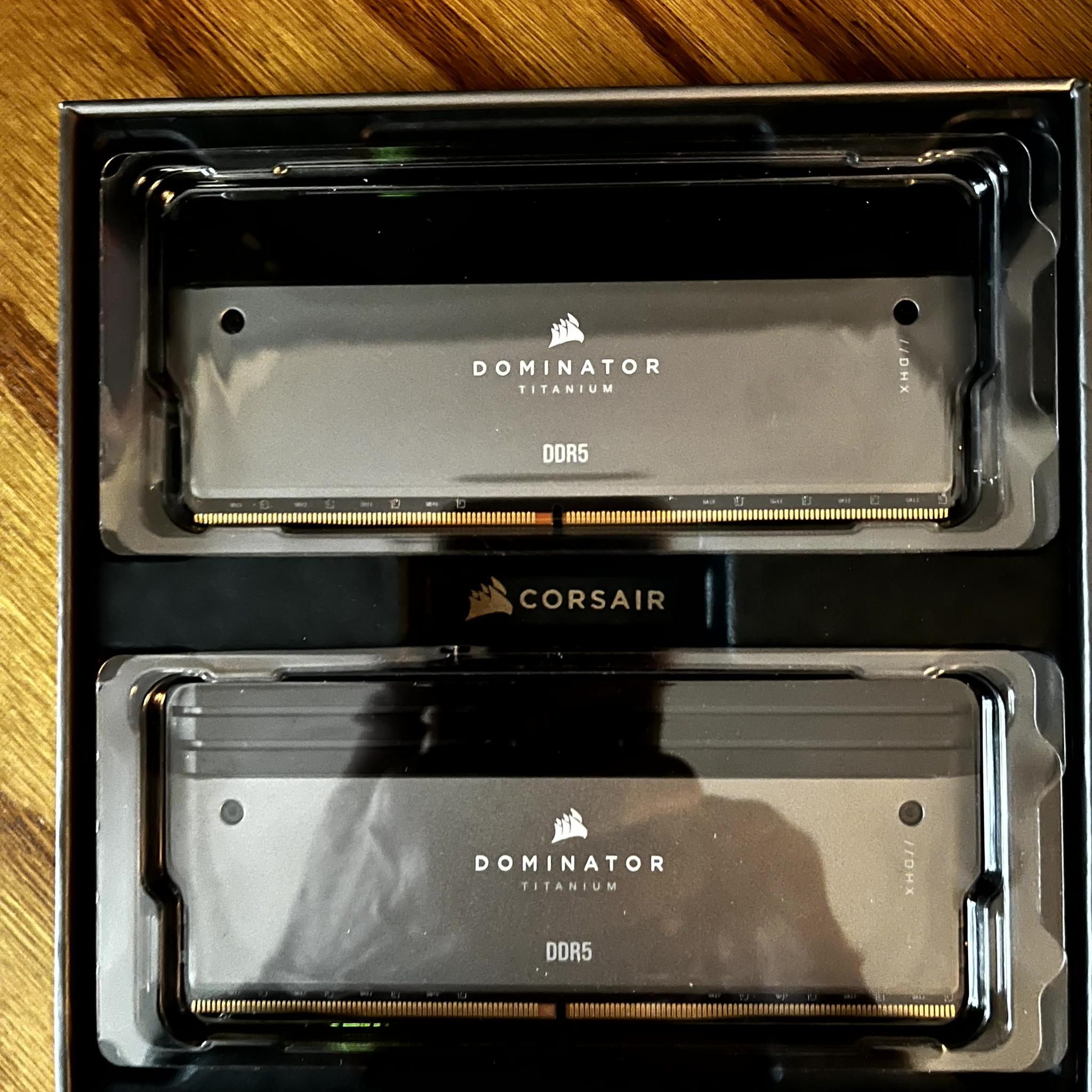 Corsair Dominator Titanium DDR5 64G @6000MT/sec 2x32G AMD Expo