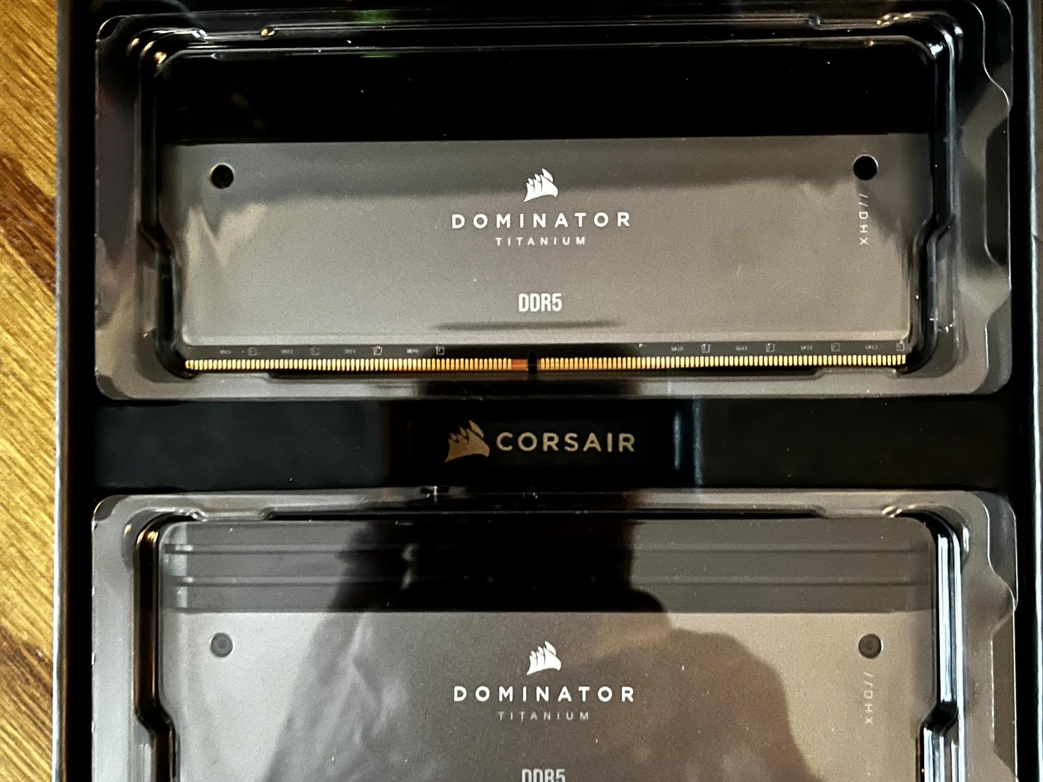 Corsair Dominator Titanium DDR5 64G @6000MT/sec 2x32G AMD Expo