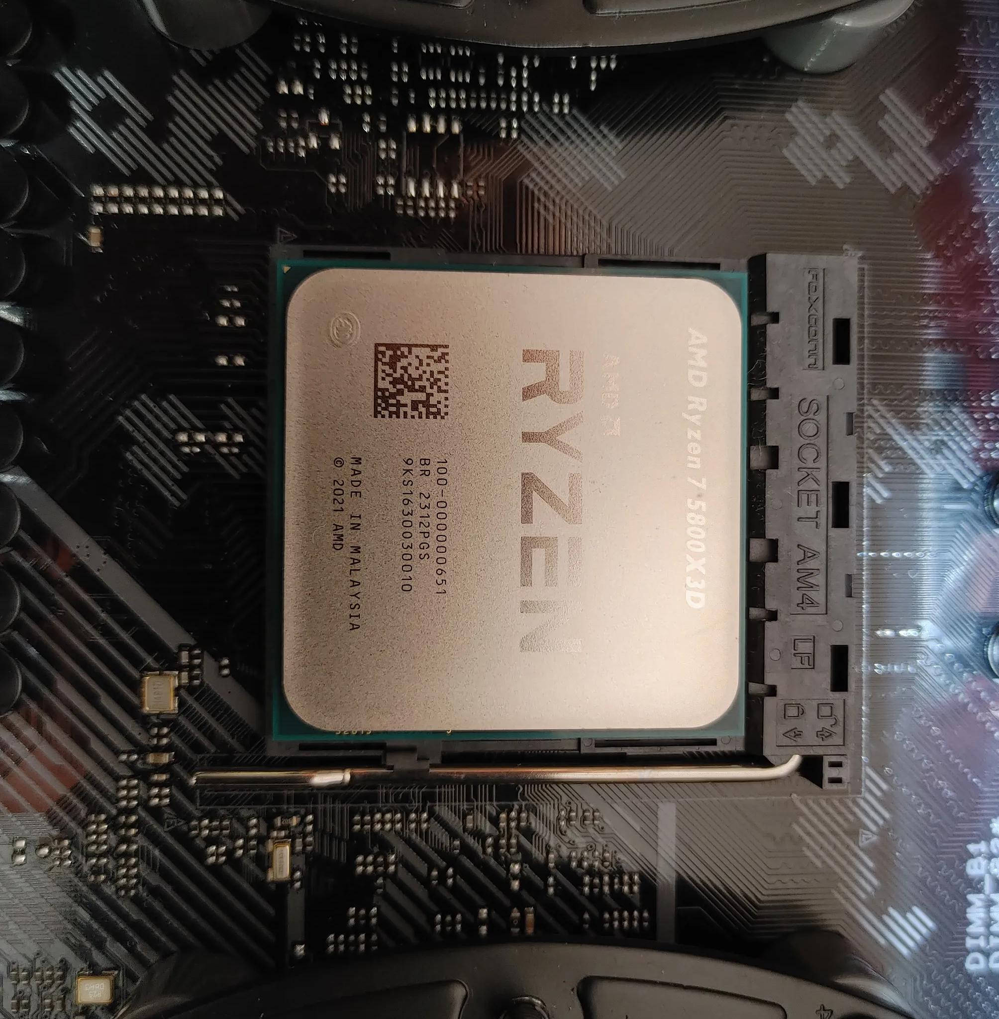 **Gently USED** AMD RYZEN 7 3700x AM4 Processor 8 core/16 Thread