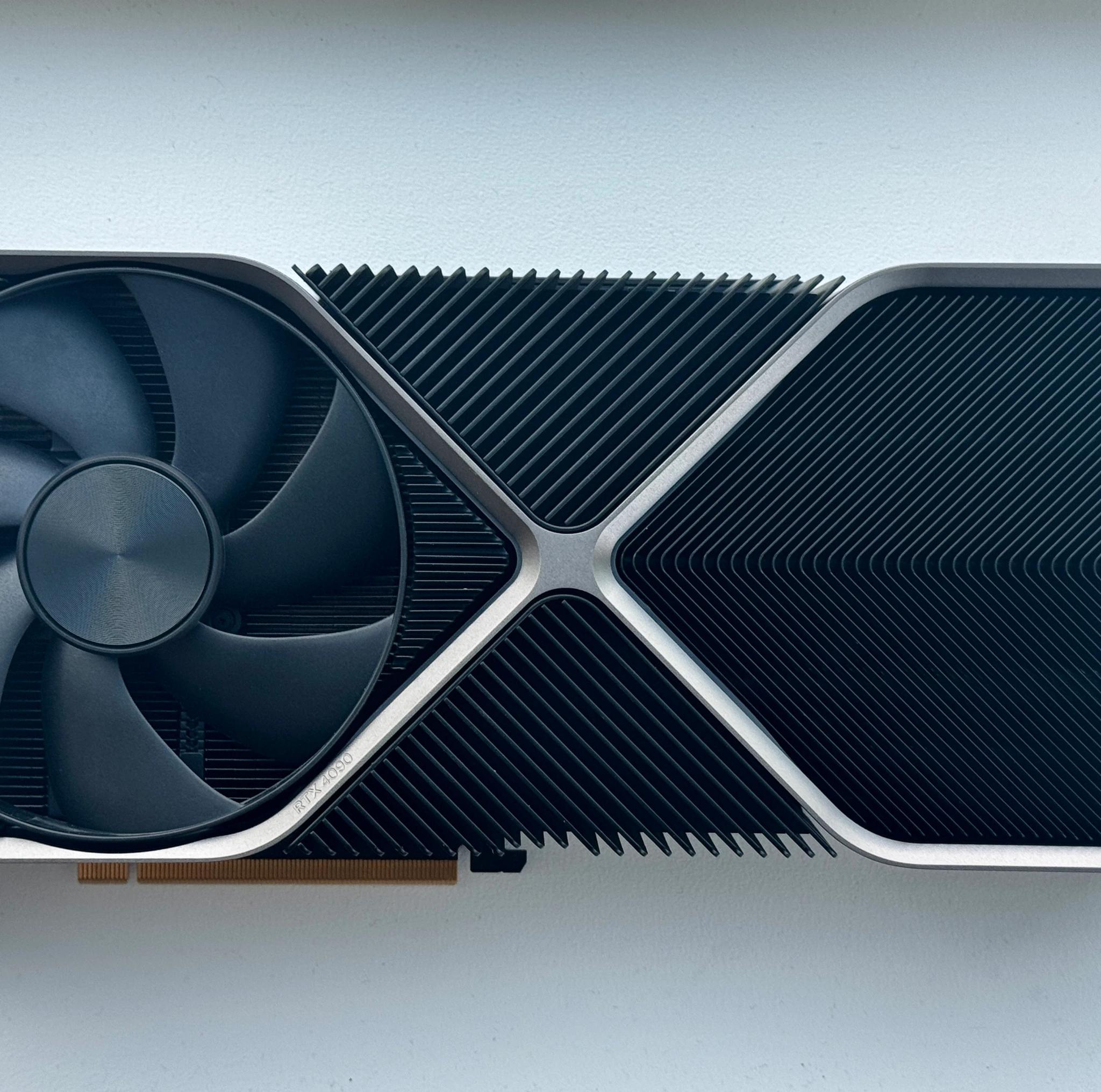 NVIDIA GeForce RTX 4090 Founders Edition | Box, 12VHPWR Adapter & Gift Receipt