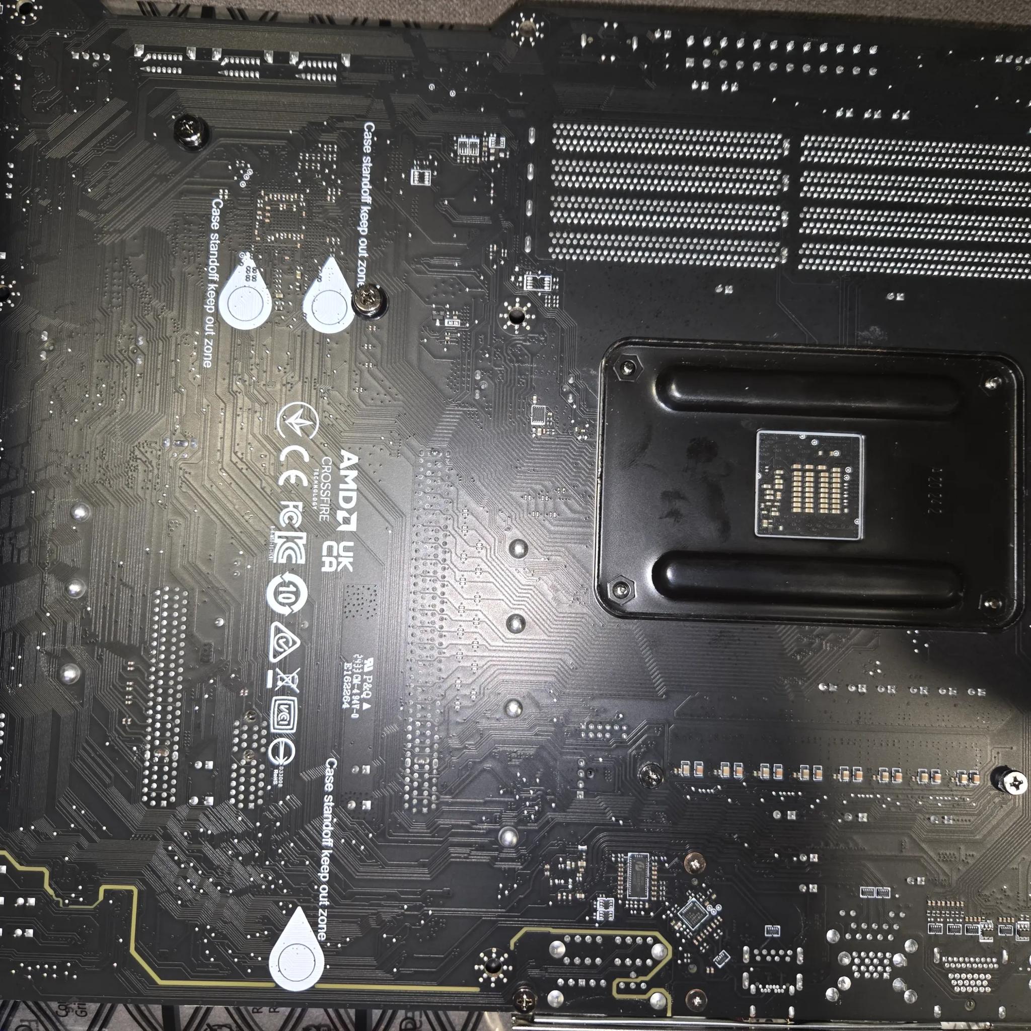 MSI B550 TOMAHAWK MAX WIFI, 32GB RAM, RYZEN 5600X