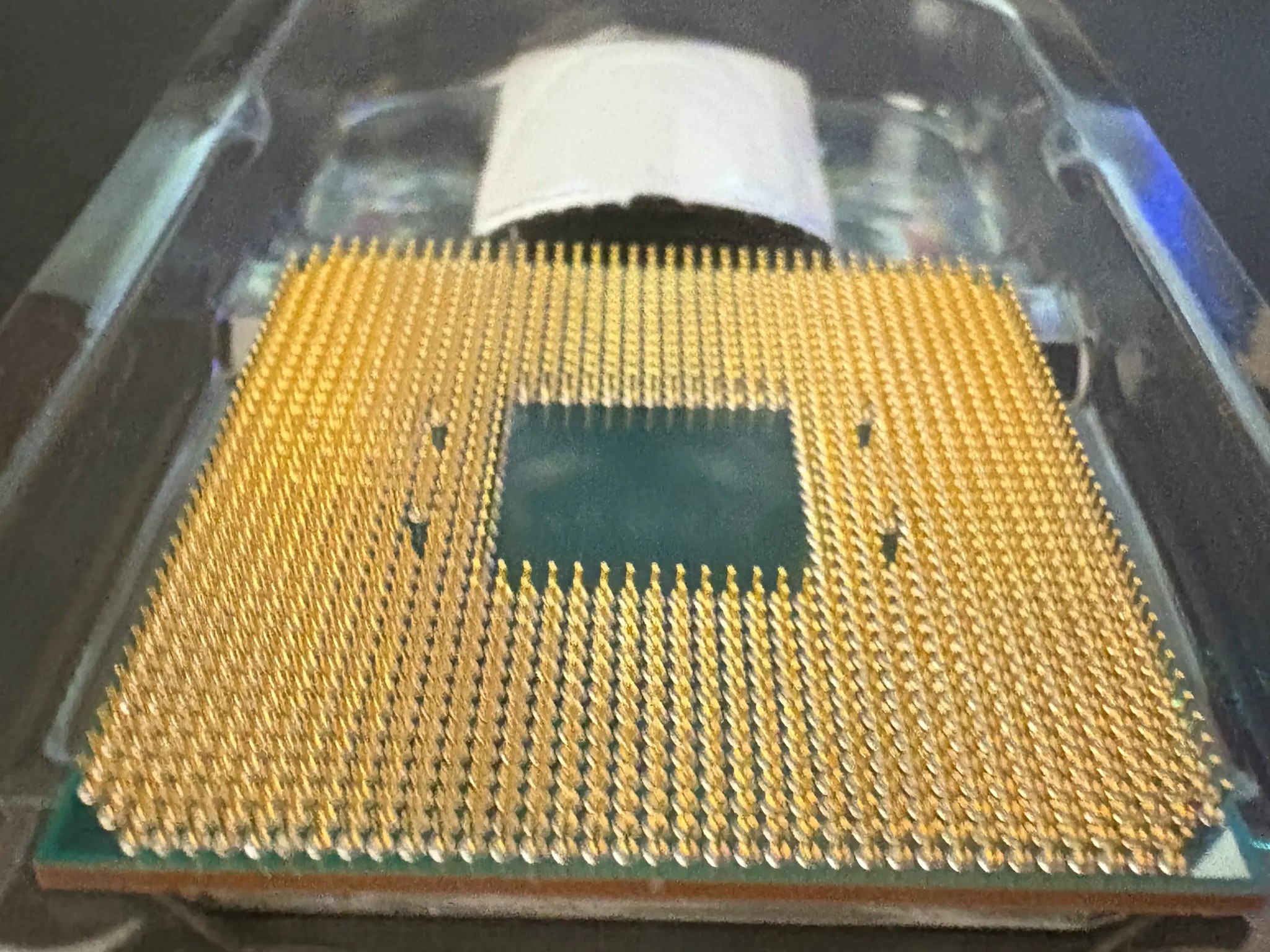 Ryzen 5 3600xt w/ Cooler and Original Packaging