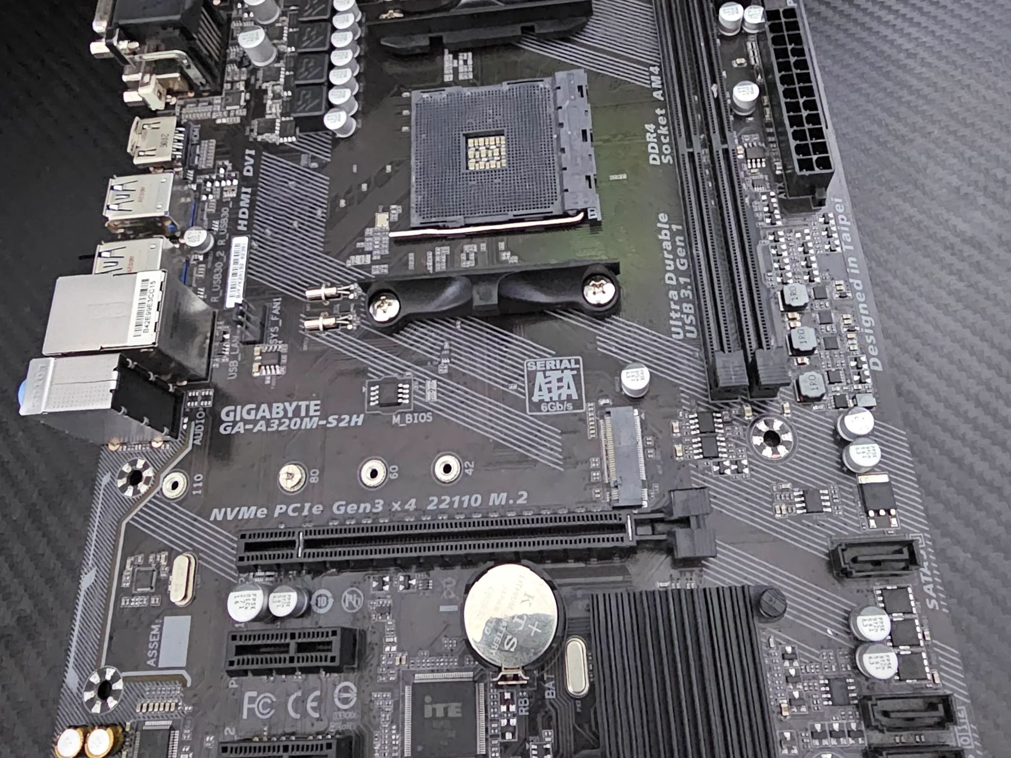 Gigabyte AMD A320M-S2H Micro ATX DDR4-SDRAM Motherboard