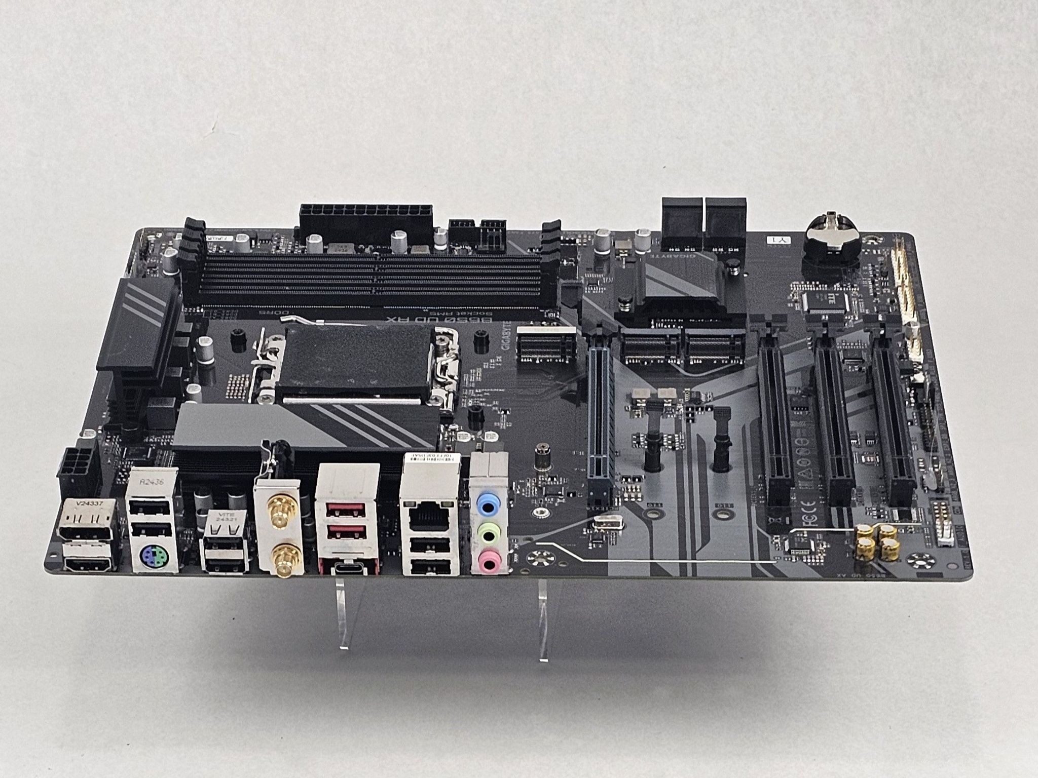 Gigabyte B650 UD AX AMD AM5 DDR5 ATX Motherboard