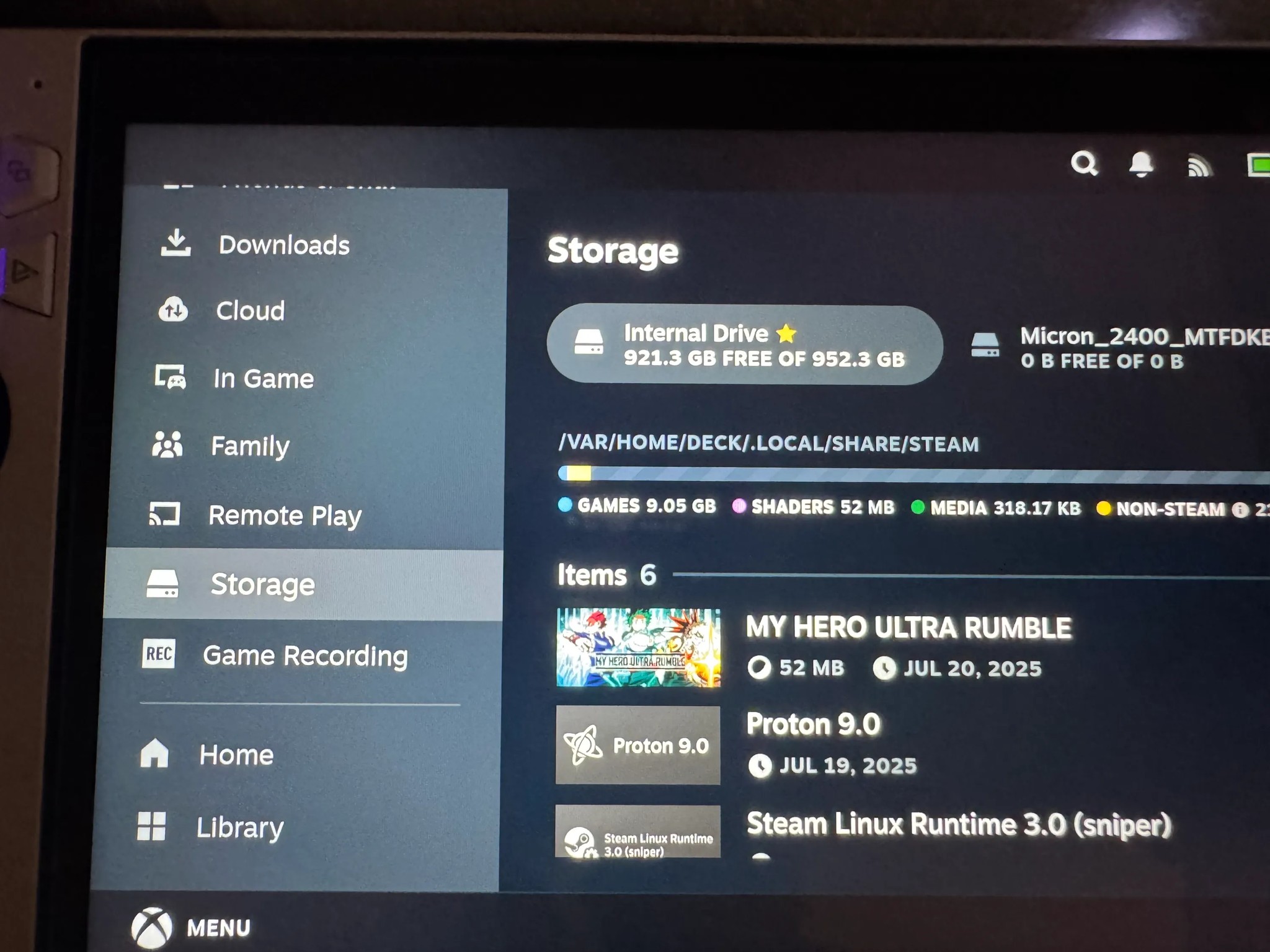 ASUS ROG Ally, Ryzen Z1 Extreme, 32GB RAM, 1 TB Storage, 100% Battery Health