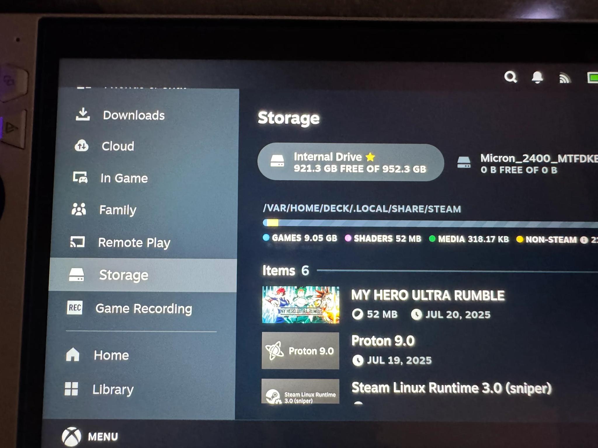 ASUS ROG Ally, Ryzen Z1 Extreme, 32GB RAM, 1 TB Storage, 100% Battery Health