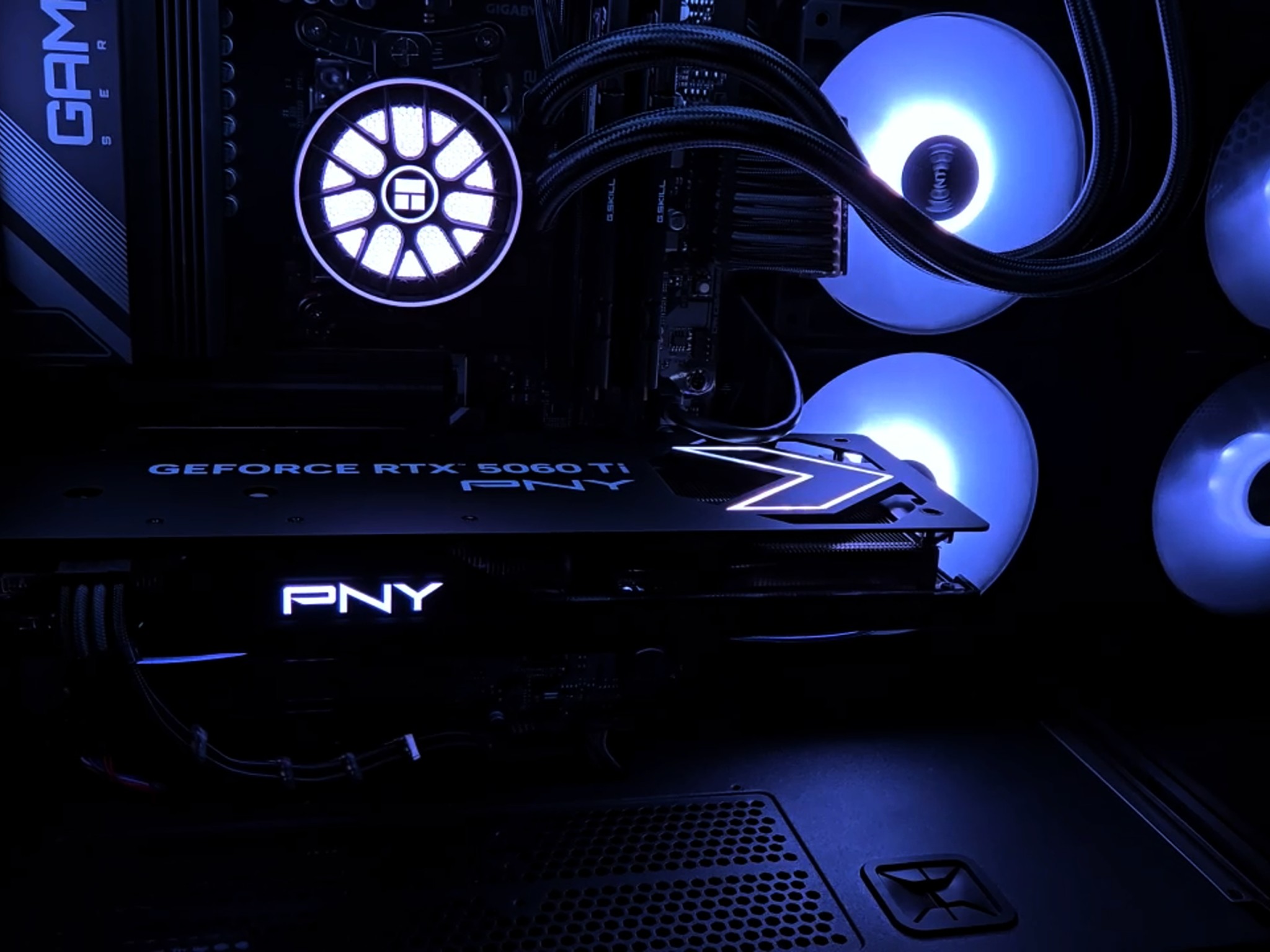 Gaming PC - Ryzen 7 7700X - RTX 5060 Ti 16GB - 32GB DDR5 6000MTs - 1TB NVMe (7000MB/s) - Windows 11