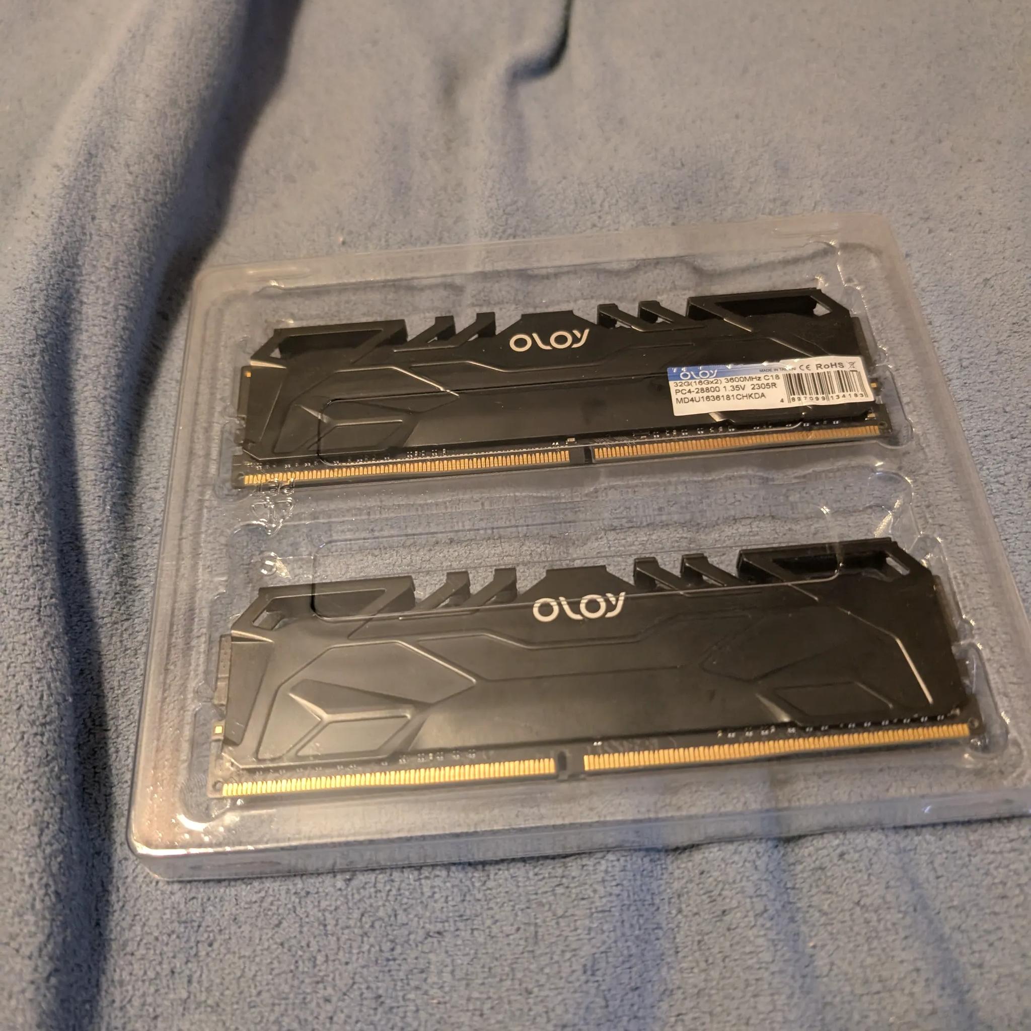 Oloy 32GB Kit 3600MHz C18 (2x16gb sticks)