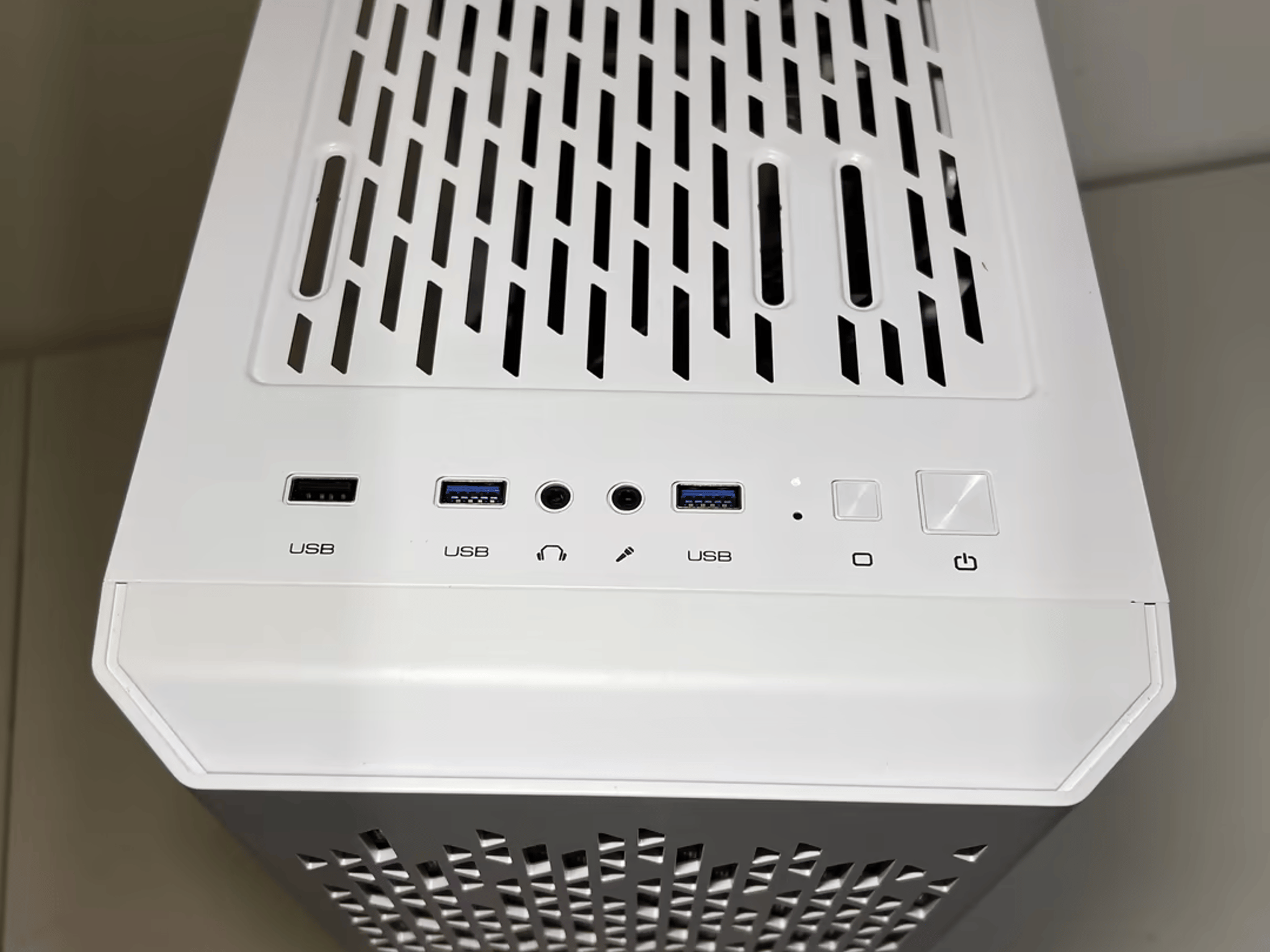 Budget Intel Gaming PC - Intel i3 10100F, GTX 1650, 16GB DDR4 3200MHz, 512GB NVME, WiFi/BT, ARGB