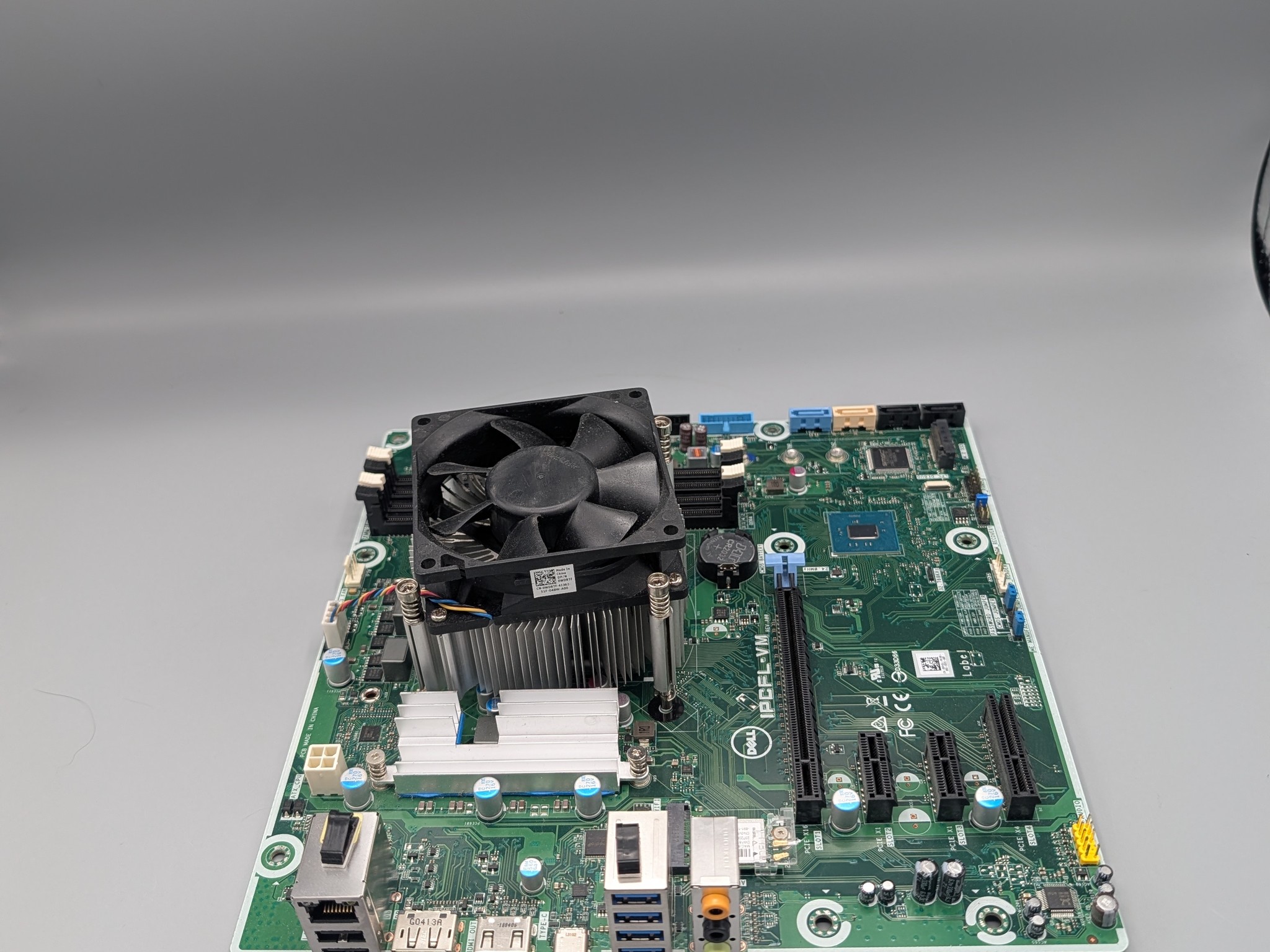 CPU combo! | I3 8100 | LGA 1151 DELL Cooler | Fresh thermal paste |