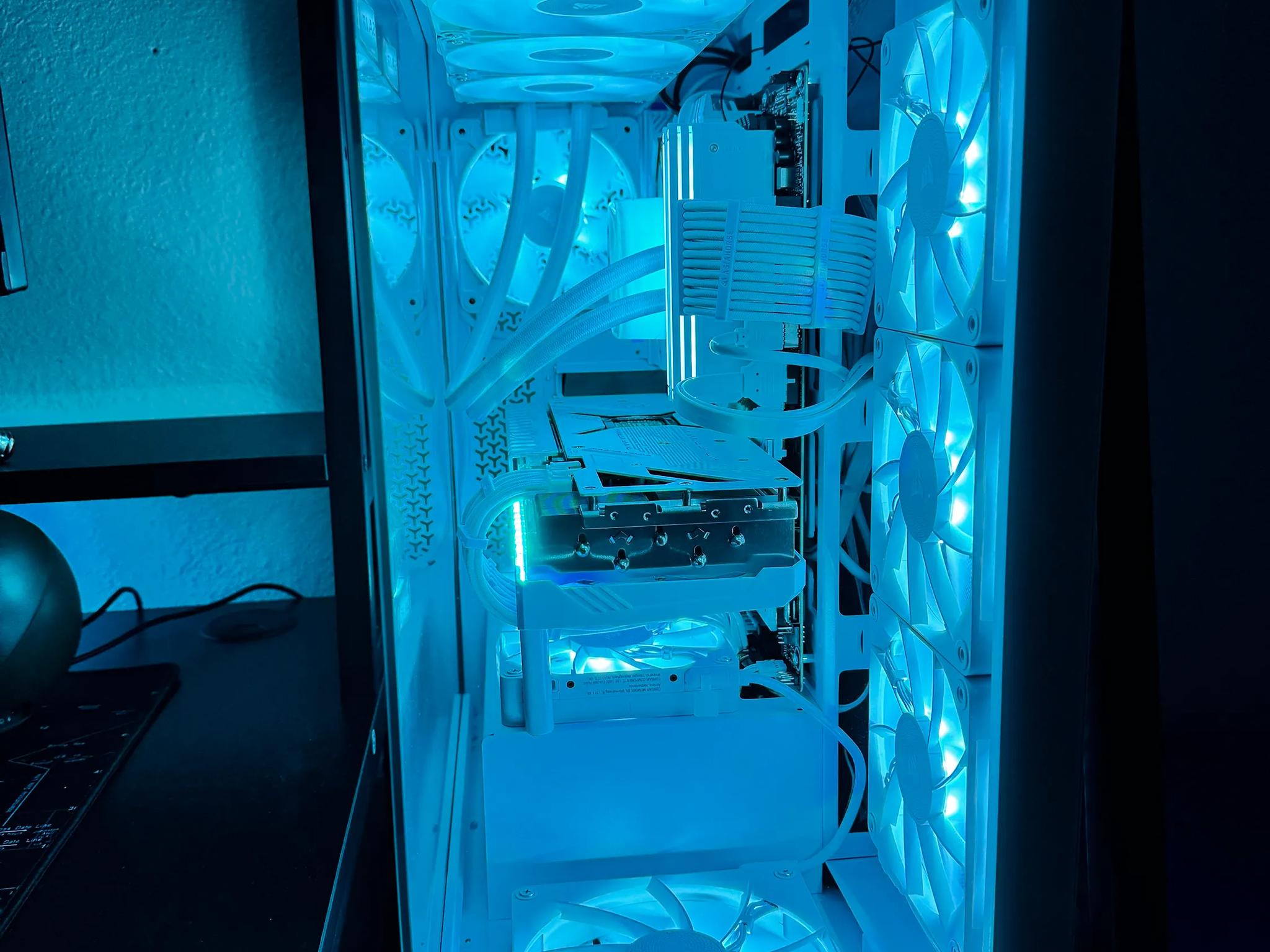 4K | 7800X3D - Frosted Powerhouse *No GPU*