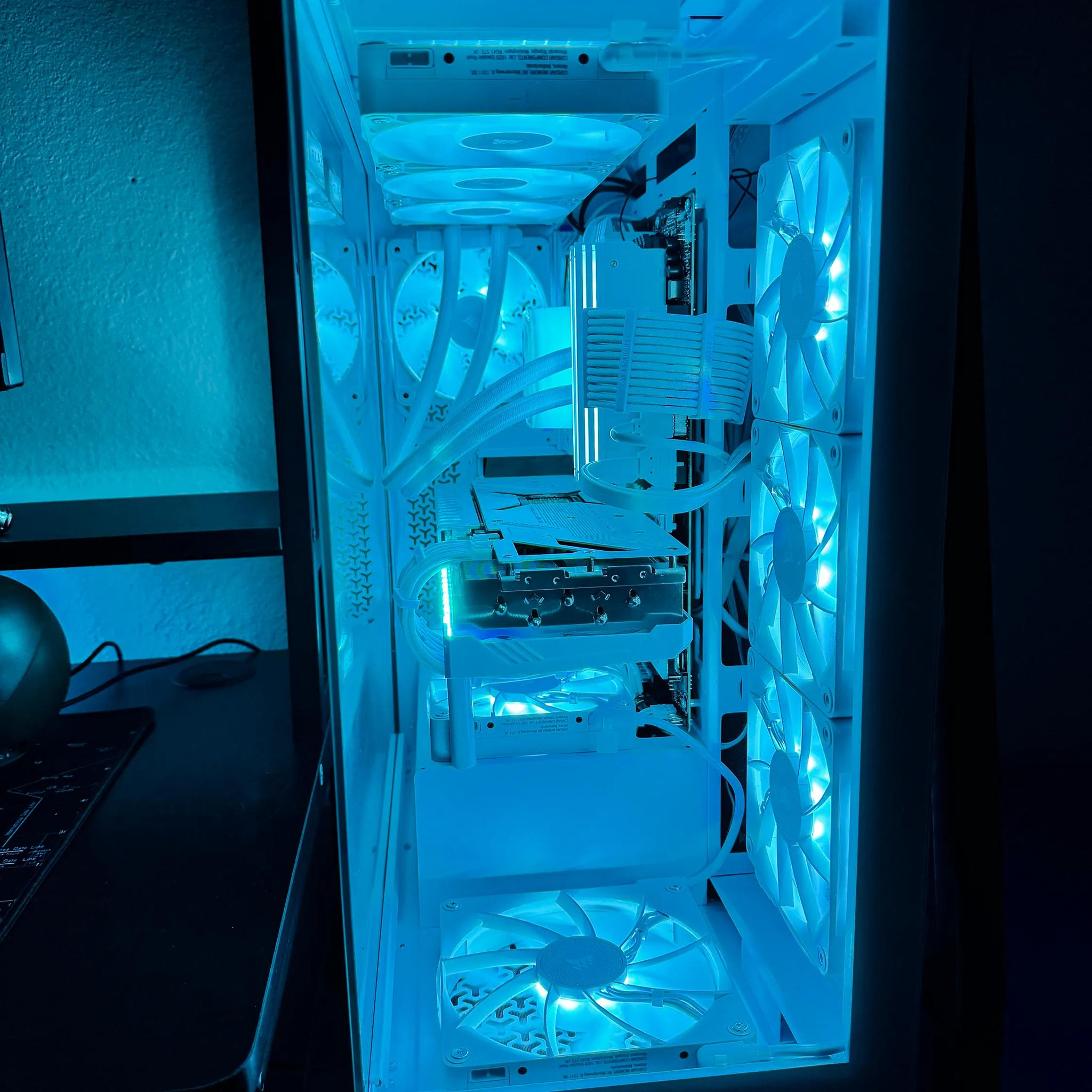 4K | 7800X3D - Frosted Powerhouse *No GPU*