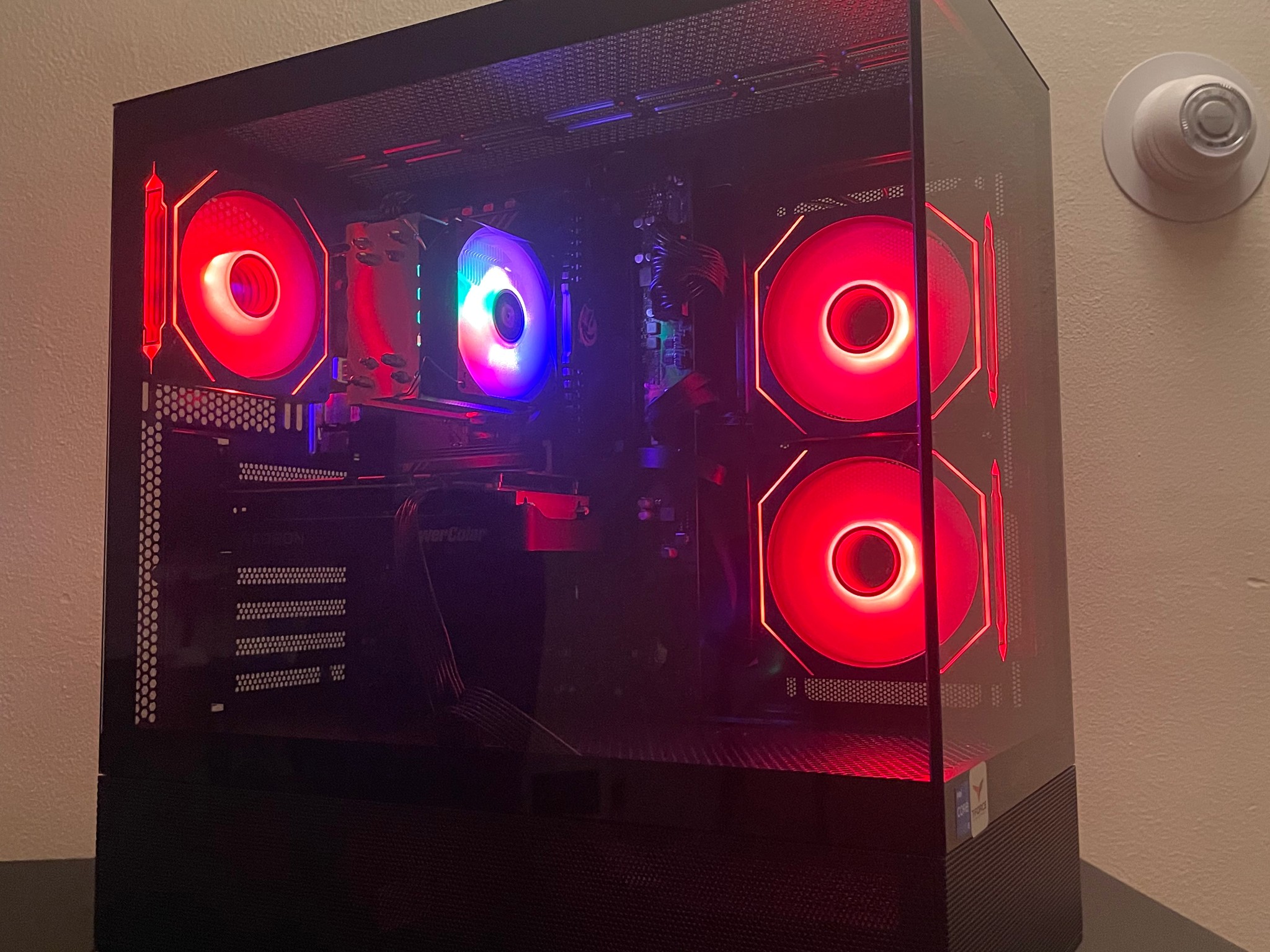 Intel I5 14400F | RX9060XT 8GB | 32GB DDR5 | 1Tb NMVE