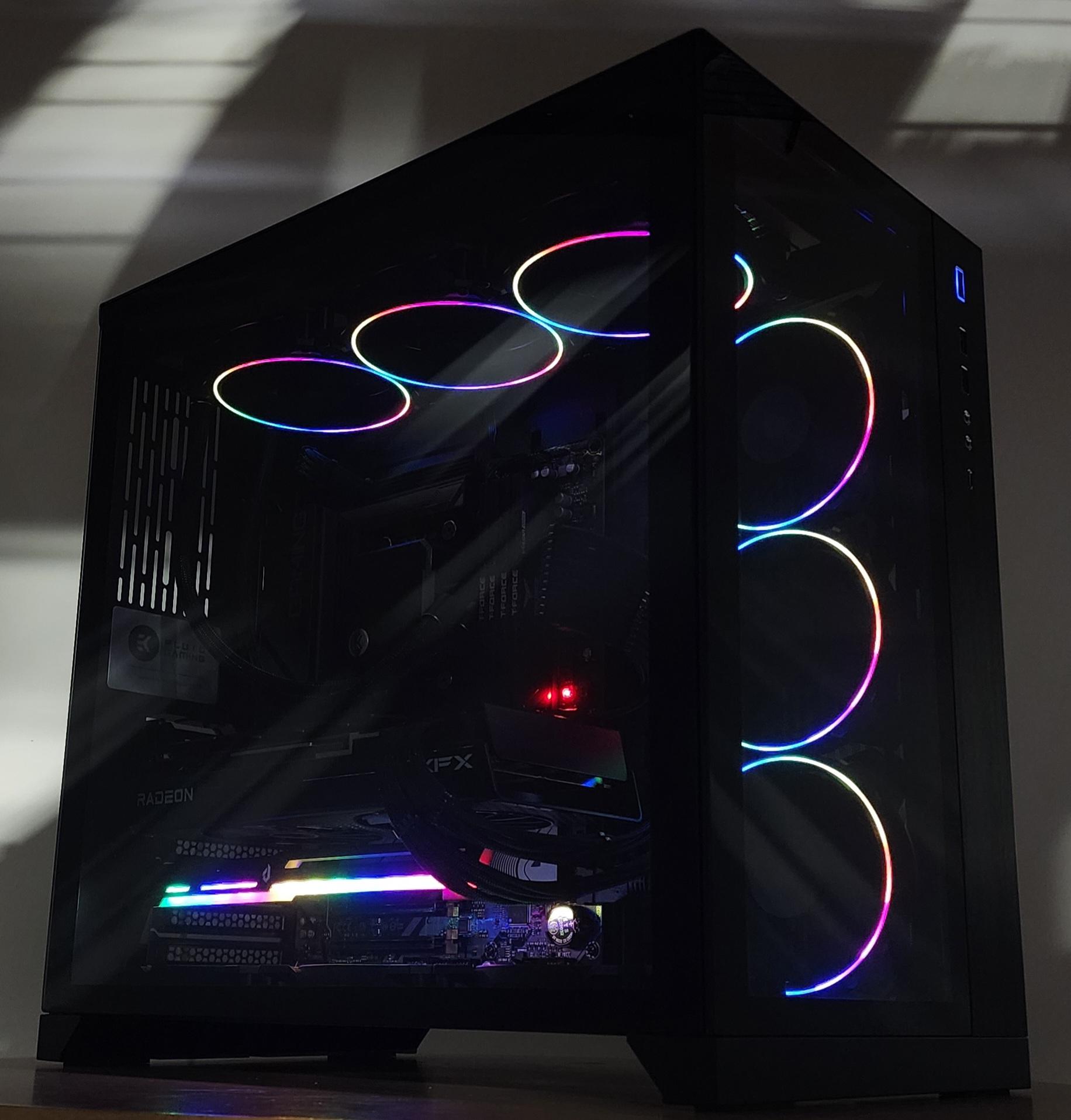 Gaming PC Ryzen 7 7700 32GB RAM 1TB SSD RX 7800 XT 16GB Windows 11 PC