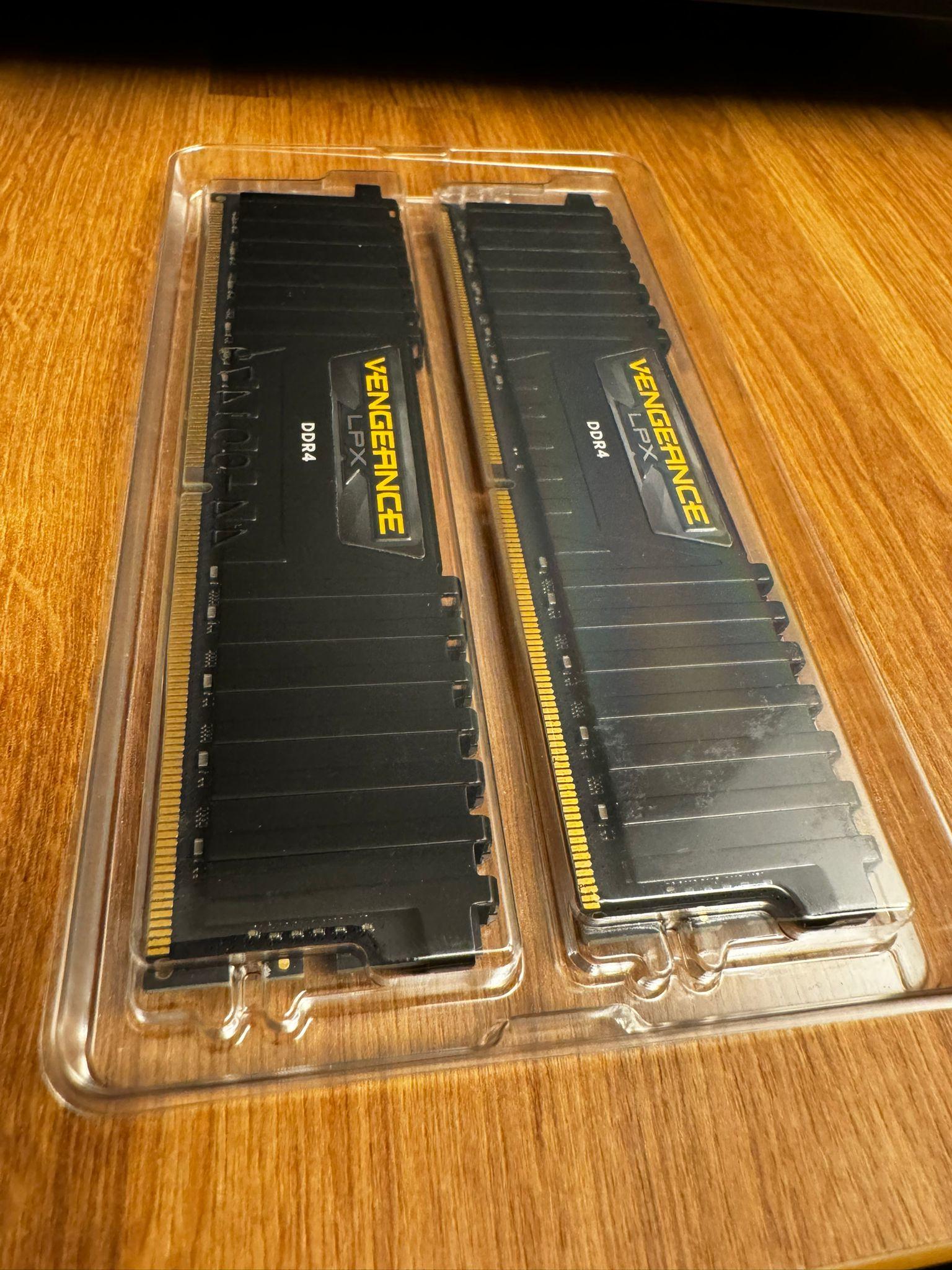 Brand New 64 GB Corsair Vengeance LPX DDR4 - Open Box