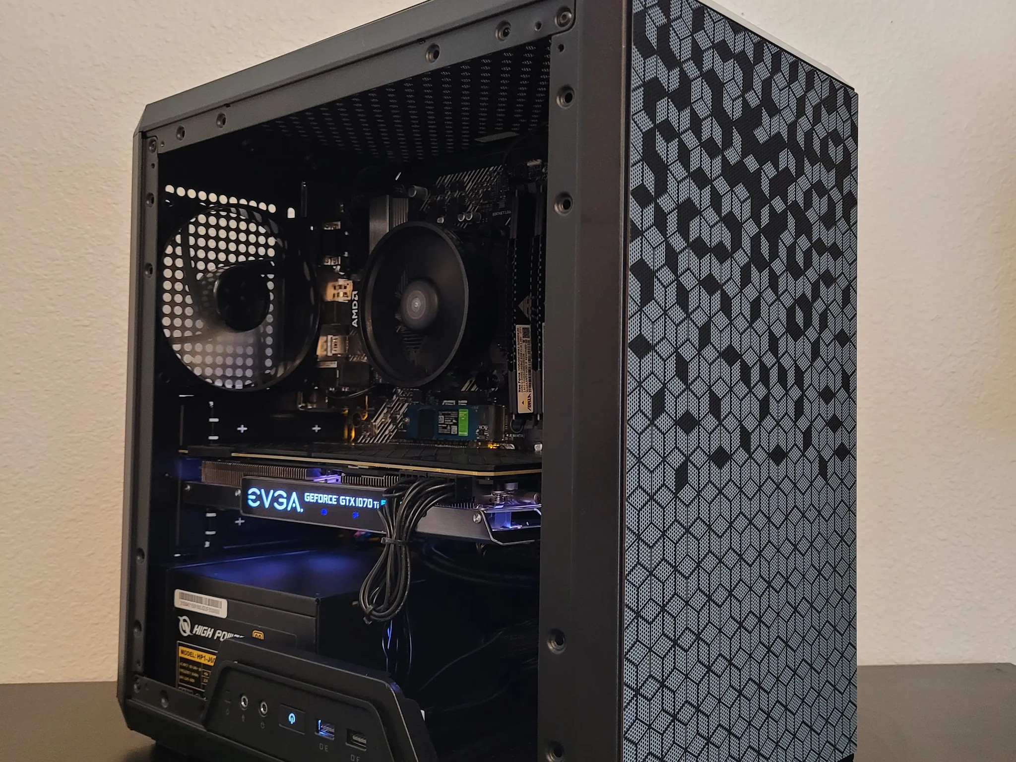 Low-Key // Ryzen 5 1600AF // GTX 1070-ti // 32GB DDR4 // 1TB SSD