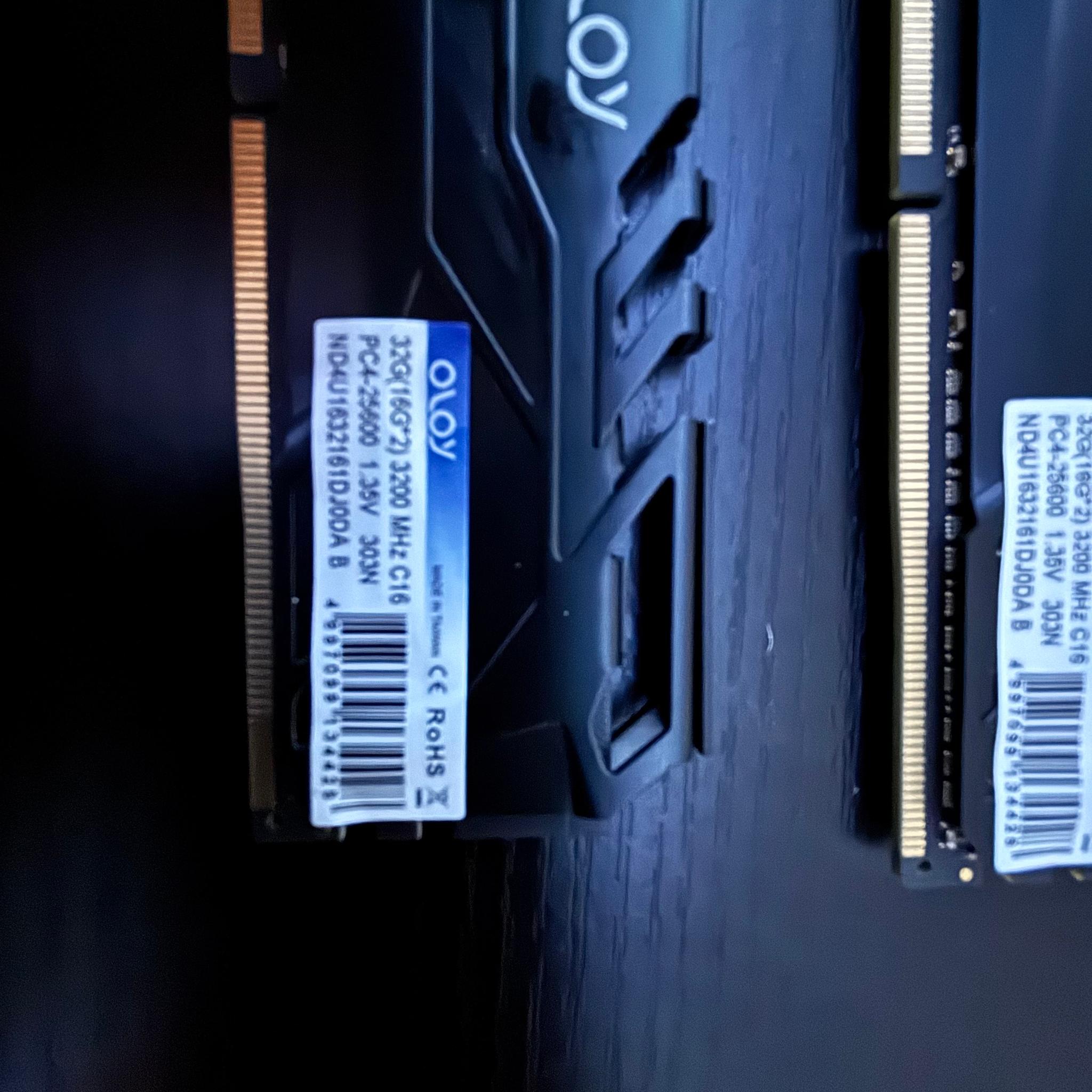 OLOY DDr4 32GB ram (2x16GB) 3200mhz