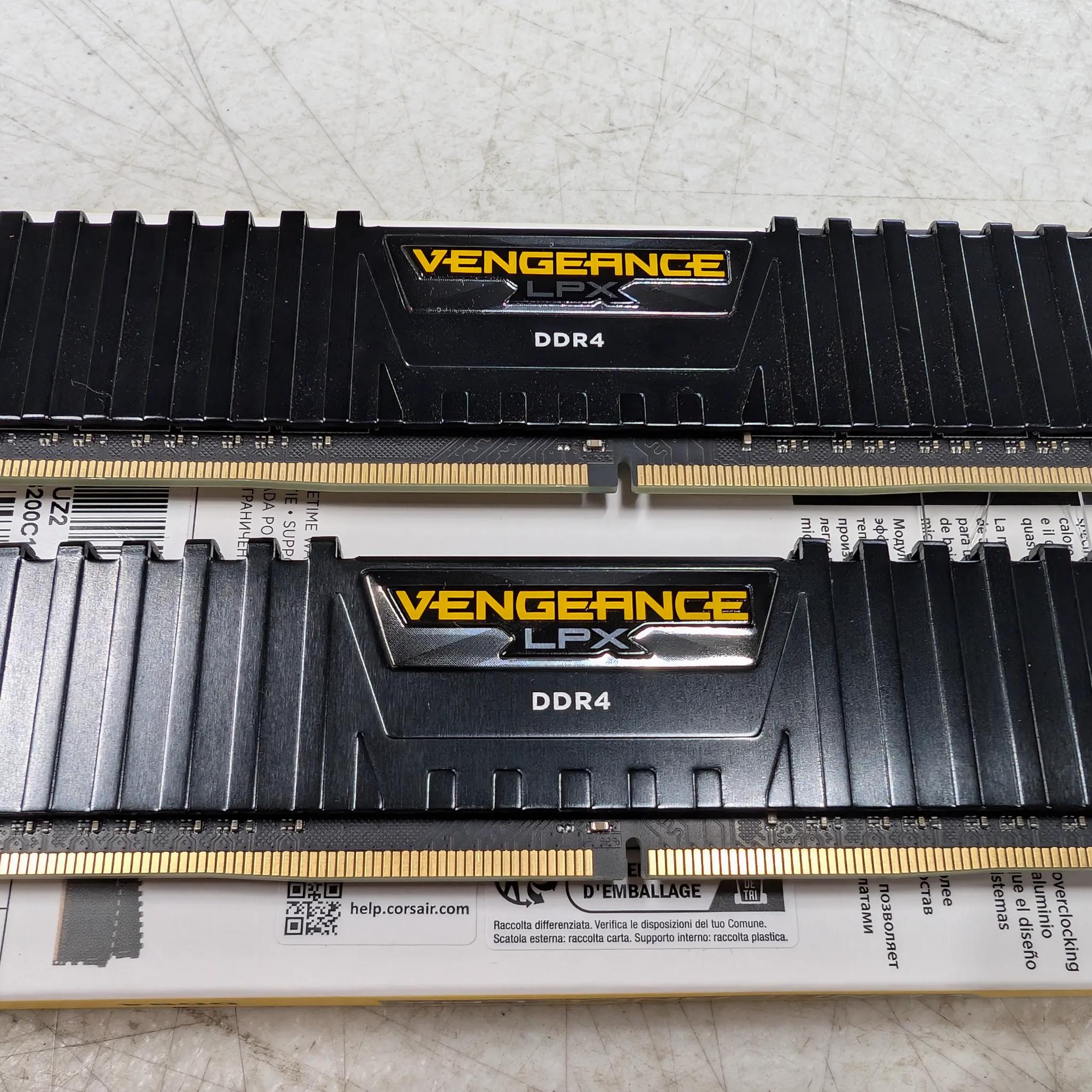 Used 16GB (8gb x2) Corsair 3200Mhz DDR4