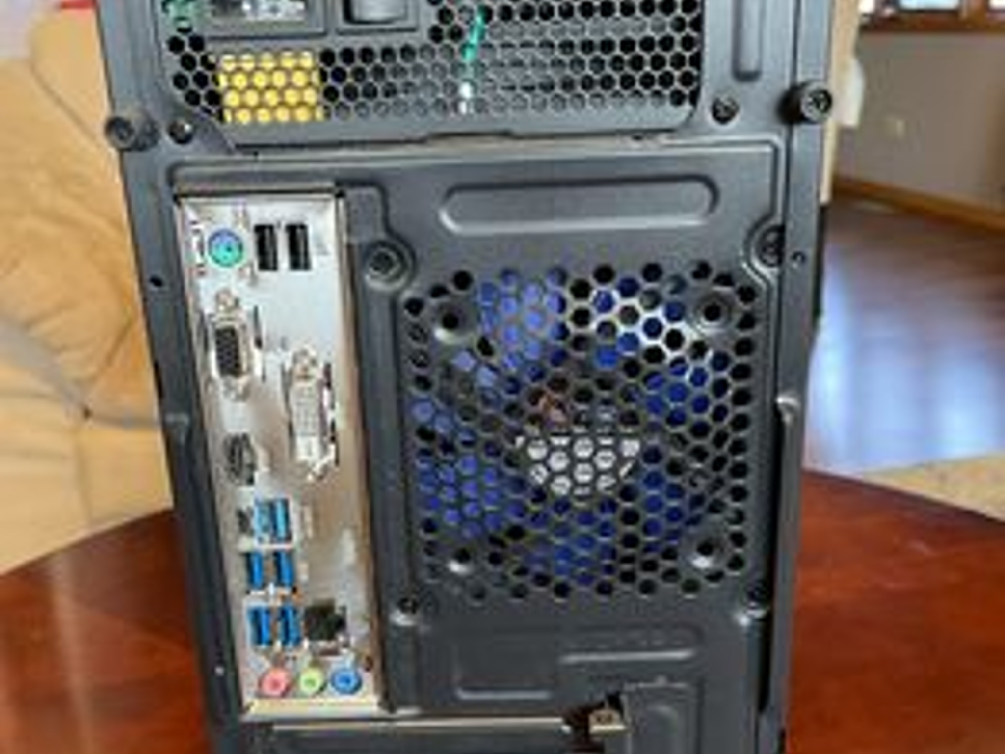 Great Condition Custom PC with EVGA SuperClocked black edition 1070