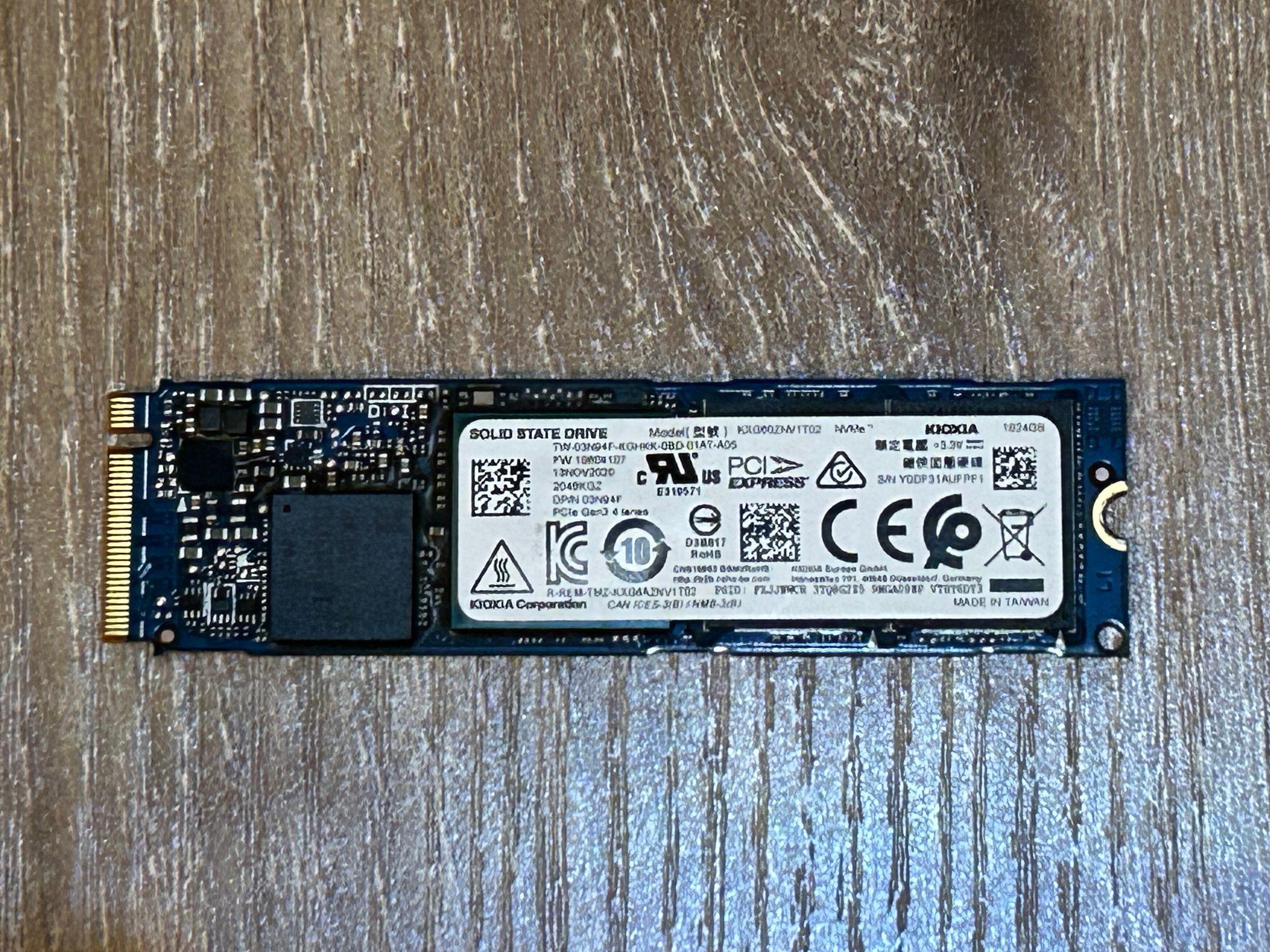 1TB SSD - KIOXIA 2280 M.2 NVMe Gen 3.0 x4 KXG60ZNV1T02 Solid State Drive - 22264