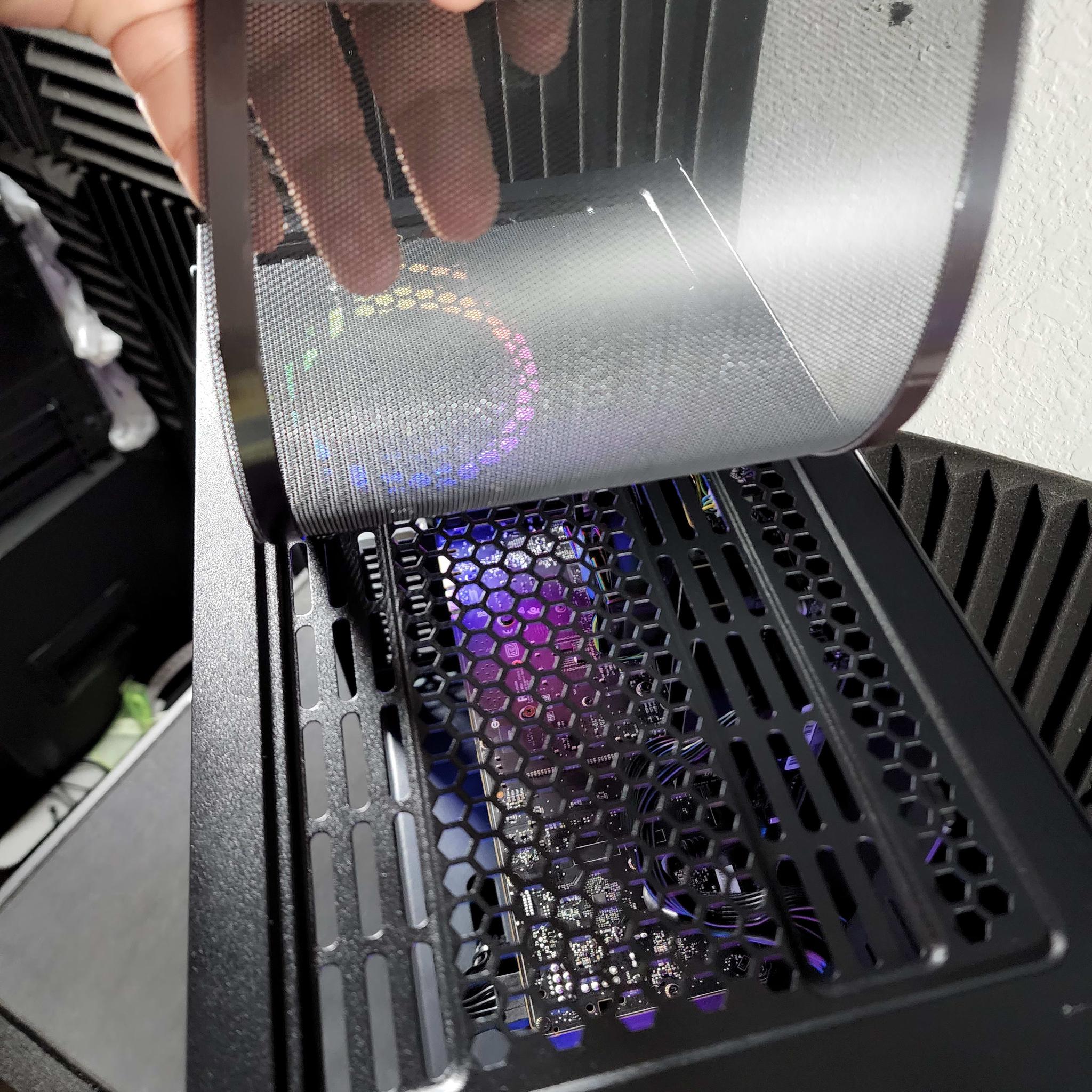 DarkLight - i3 10100F GTX 1070 250GB SSD