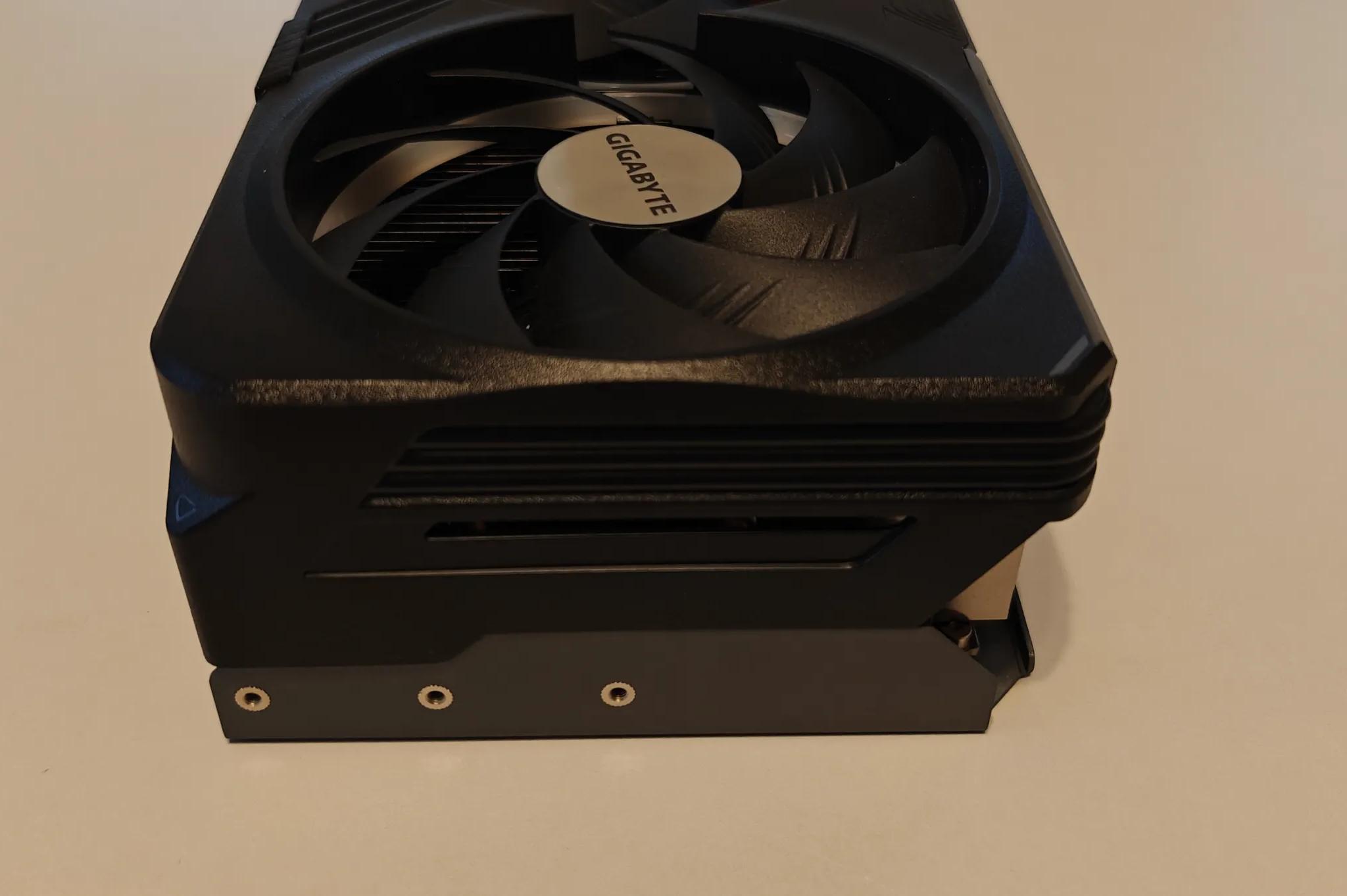 GIGABYTE GAMING GeForce RTX 4090 24GB GDDR6X (OPEN BOX, RETAIL BOX DAMAGE)