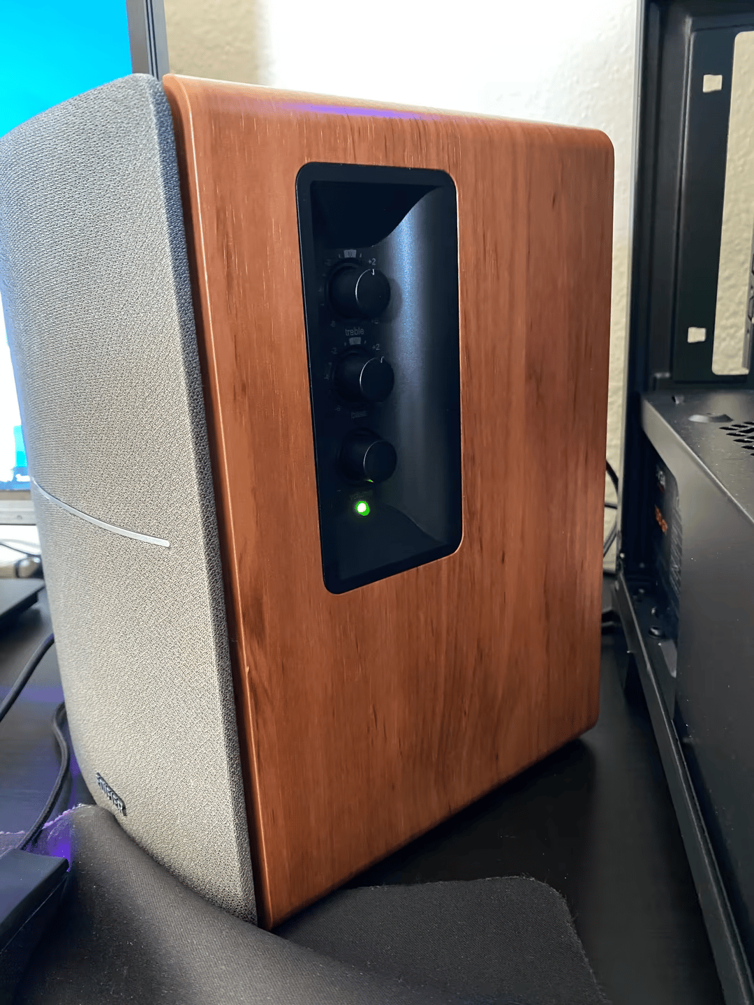 Edifier R1280T Bookshelf/Computer Speakers - 2.0 Stereo Active Near Field Studio Monitor Speaker