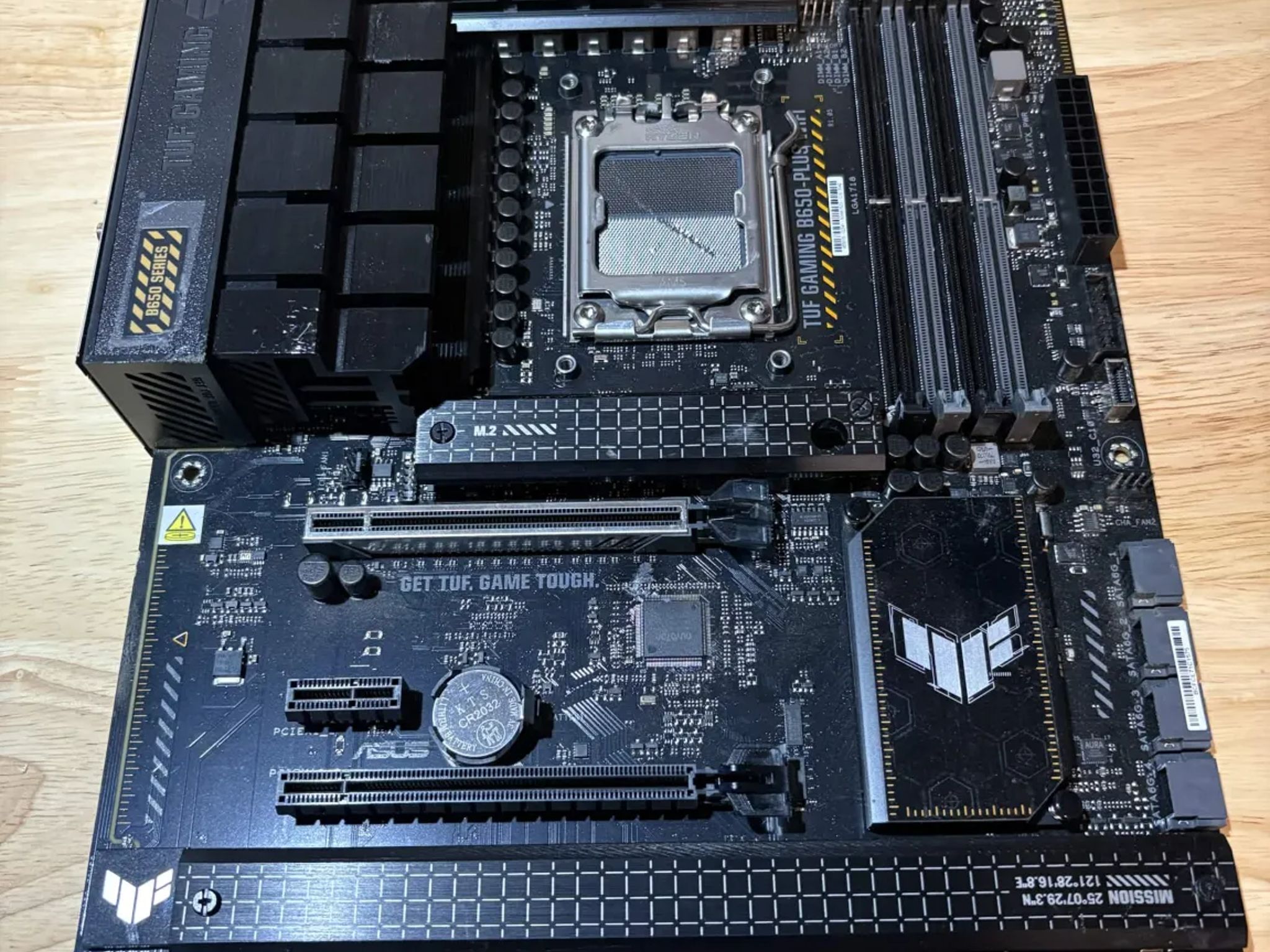 FP/NW ASUS TUF GAMING B650-PLUS WIFI