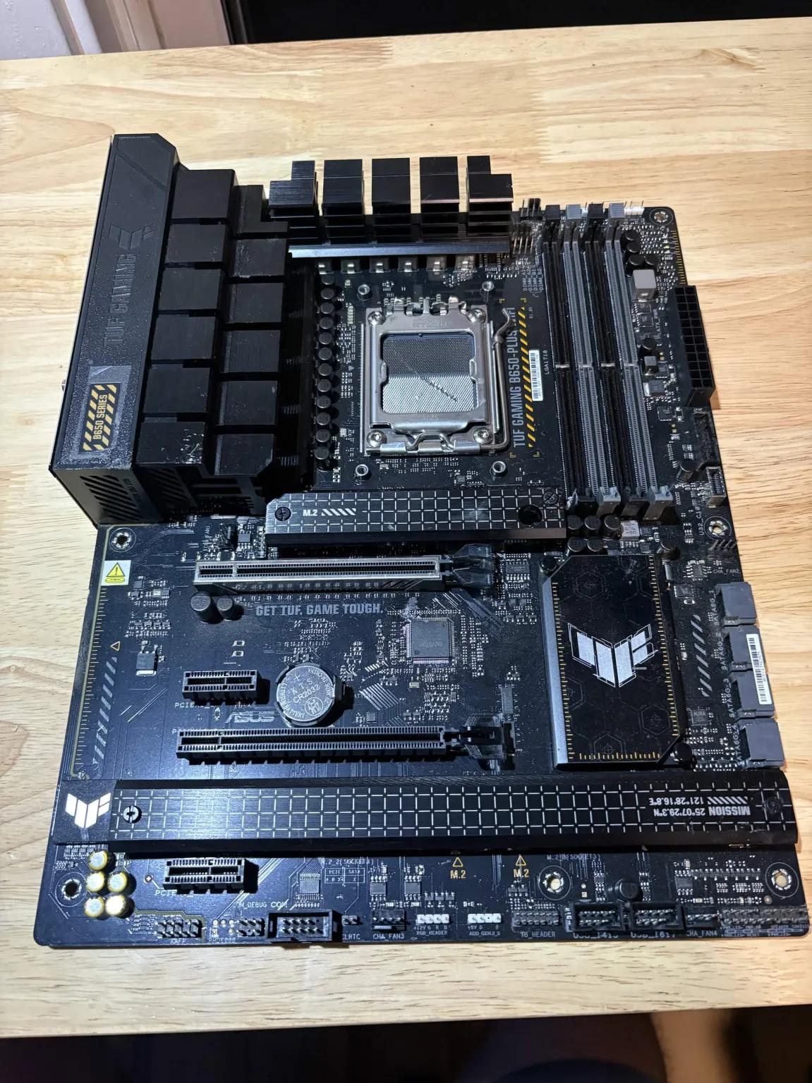 FP/NW ASUS TUF GAMING B650-PLUS WIFI
