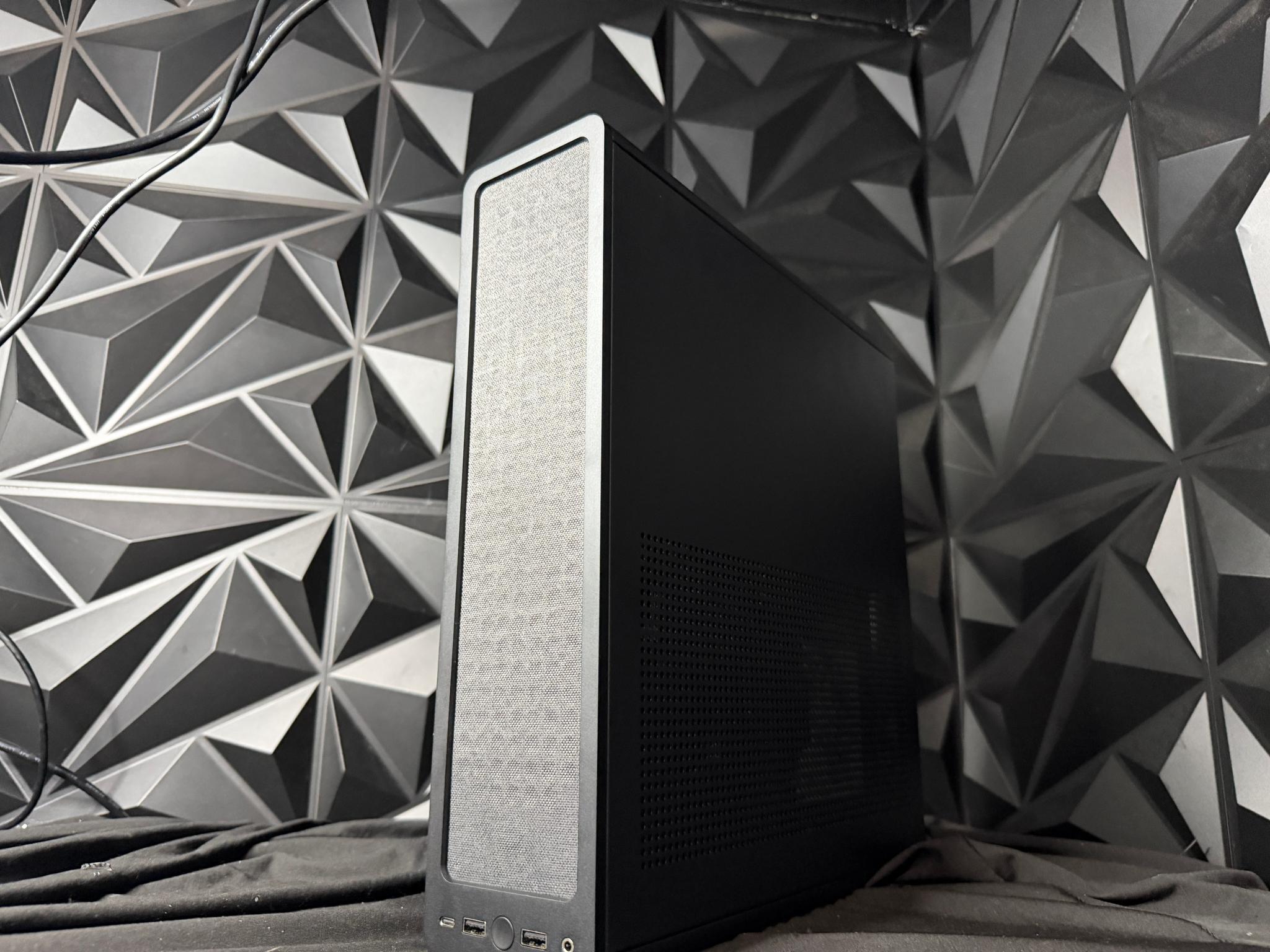 🖤⚡ SLIM THICK ⚡🖤 Ryzen 5 9600X| RTX 5060Ti| 16 GB DDR5| 1.25 TB NVMe| 750W Gold PSU