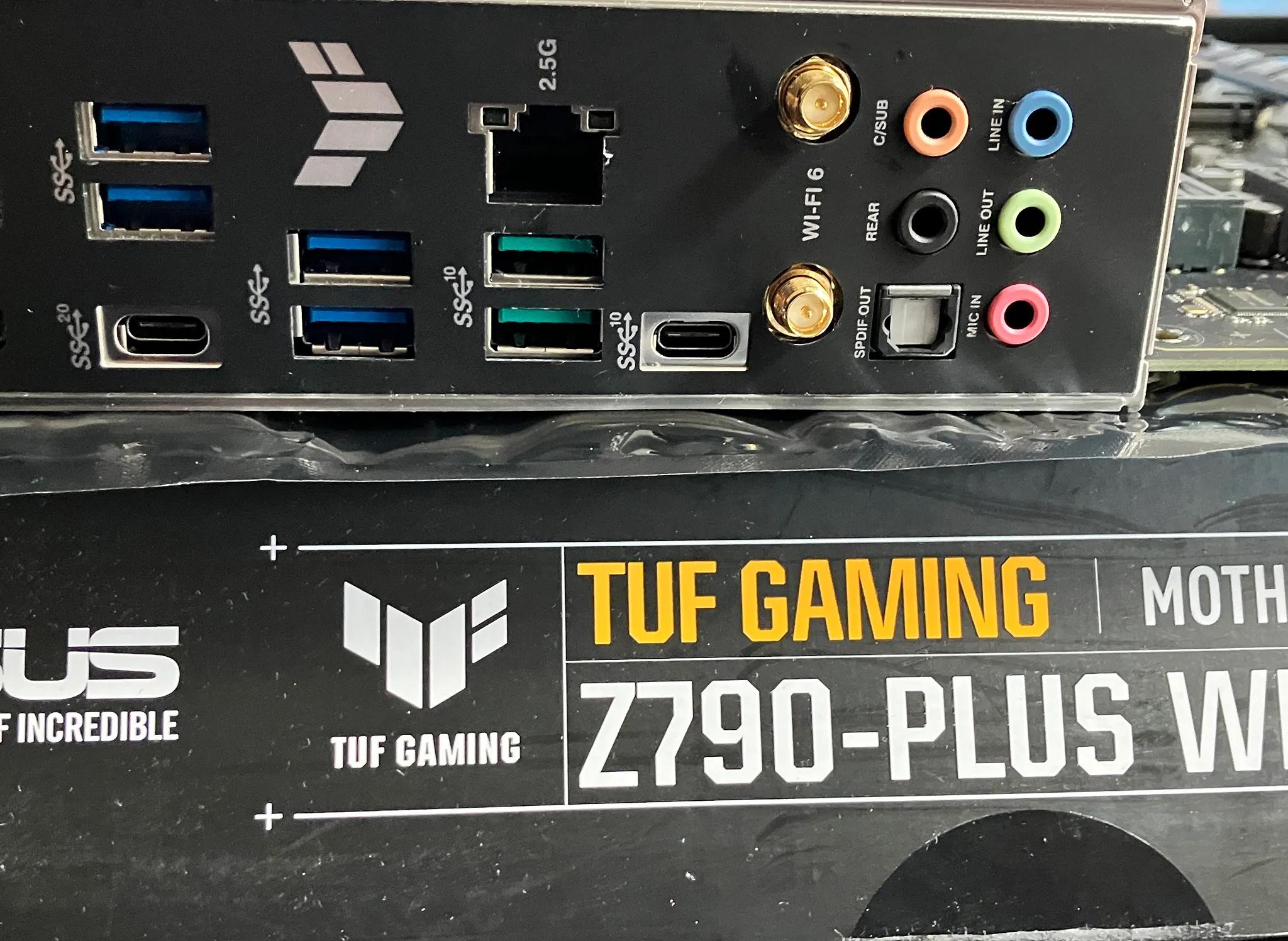 ASUS TUF Gaming Z790-Plus WiFi D4 + CPU Contact Frame