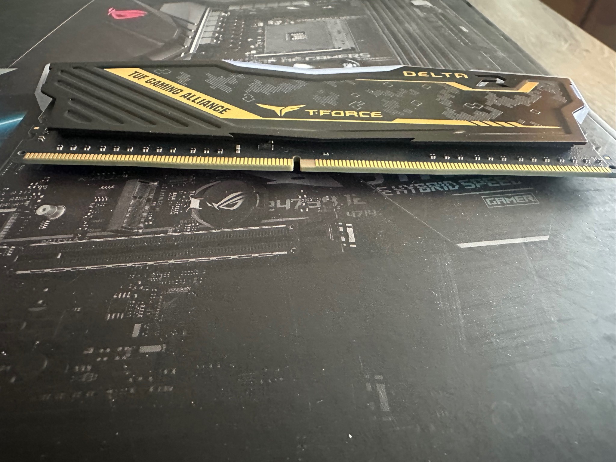 ROG STRIX  B-450 F GAMING 2