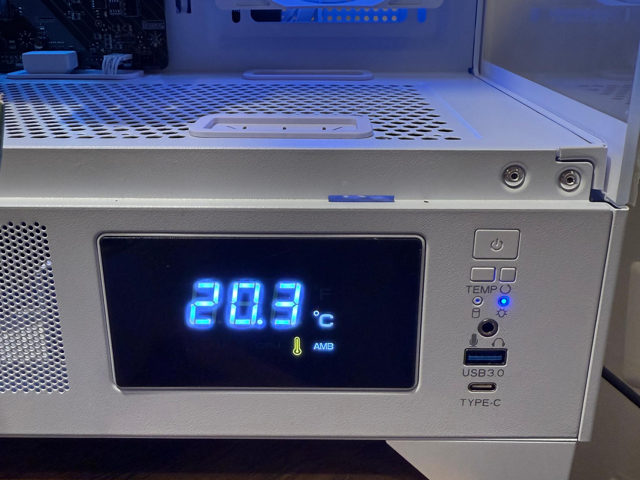 Ryzen 7 3700x | 2070 Super FE | 16 GB Ram 500GB NVME SSD WHITE OUT Mid Tier Gaming PC