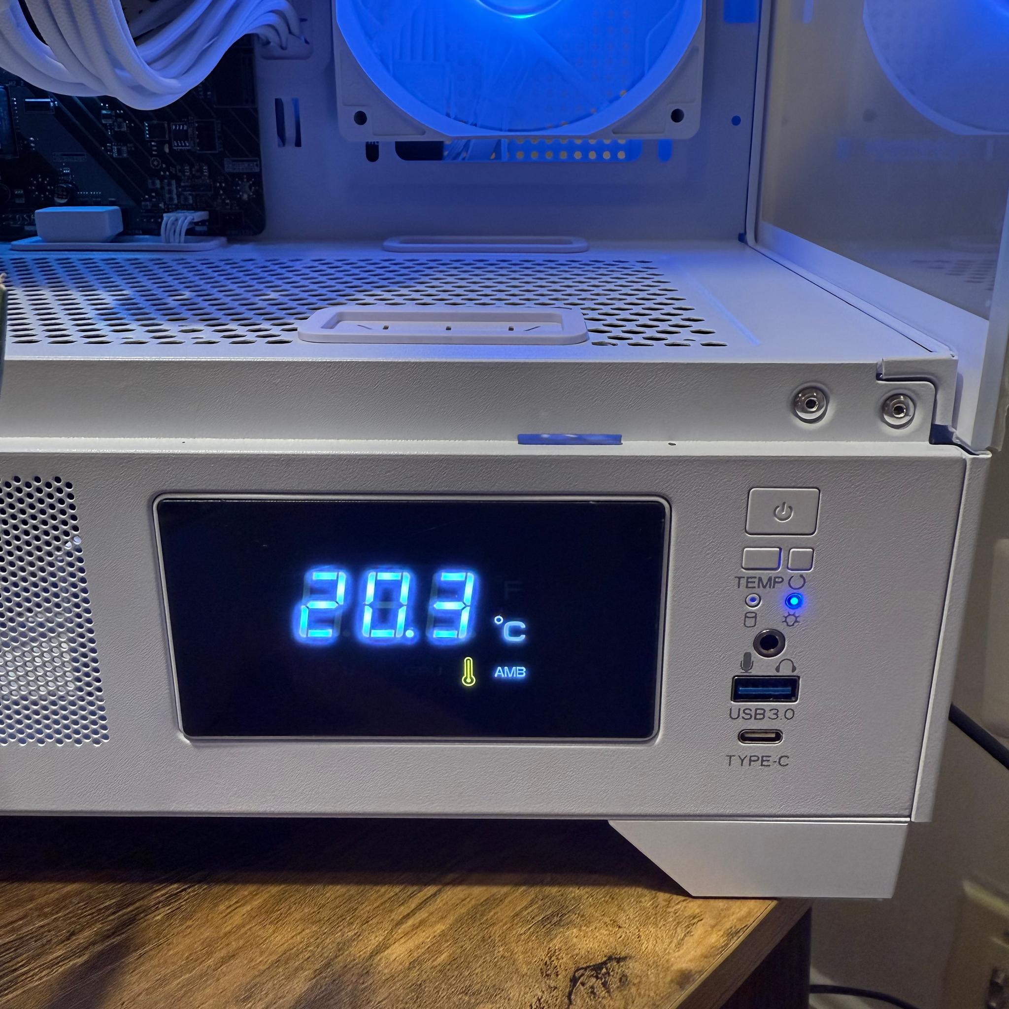 Ryzen 7 3700x | 2070 Super FE | 16 GB Ram 500GB NVME SSD WHITE OUT Mid Tier Gaming PC