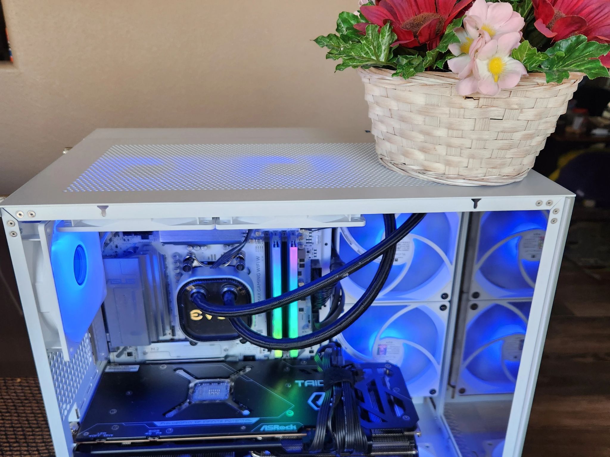 32 Gb ram, 9070 XT paired with a brand new 9600x, ASUS B650E Max Gaming wifi