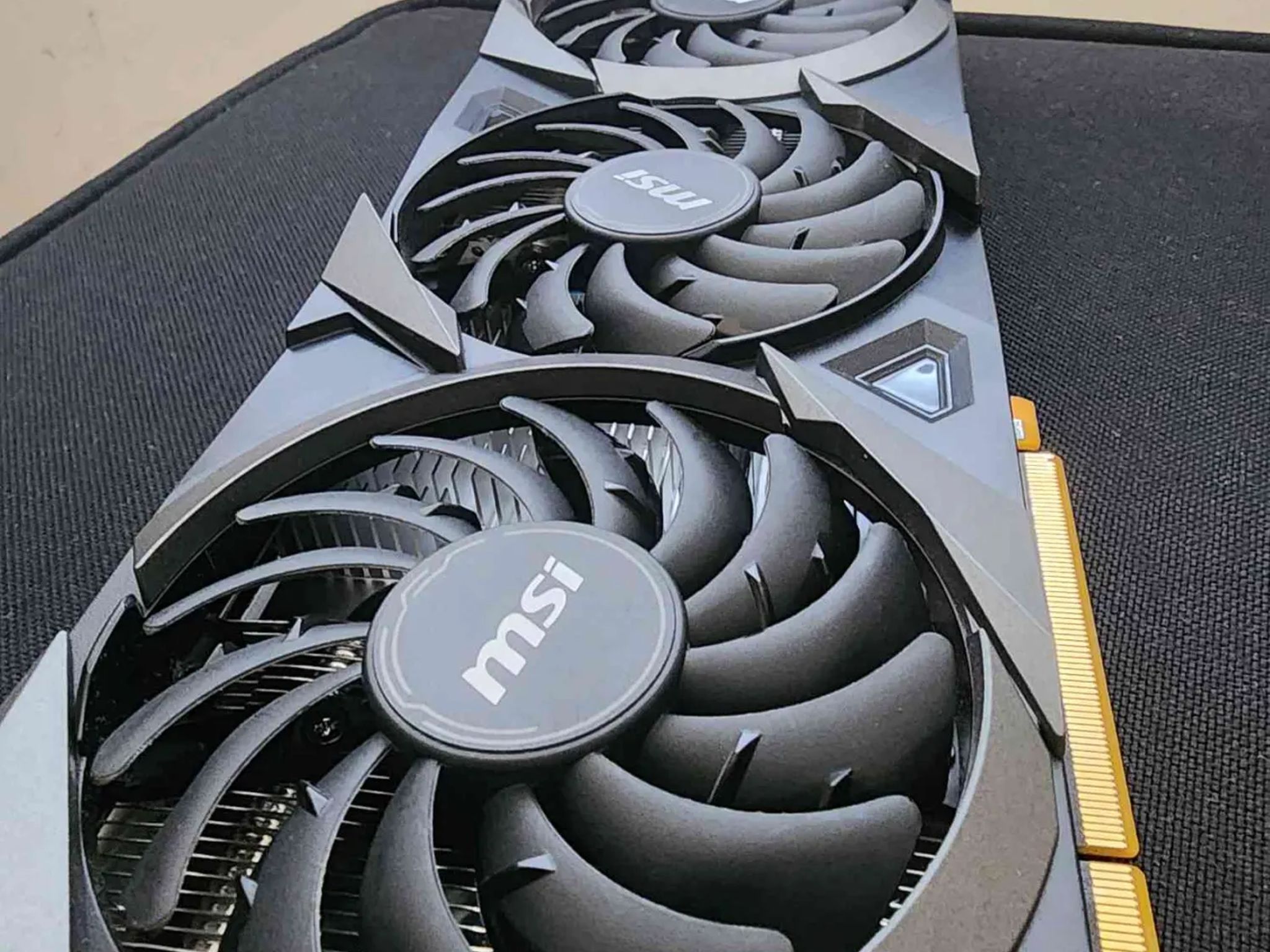 MSI Ventus RTX 3060 12GB triple Fan | with box and is in good condition