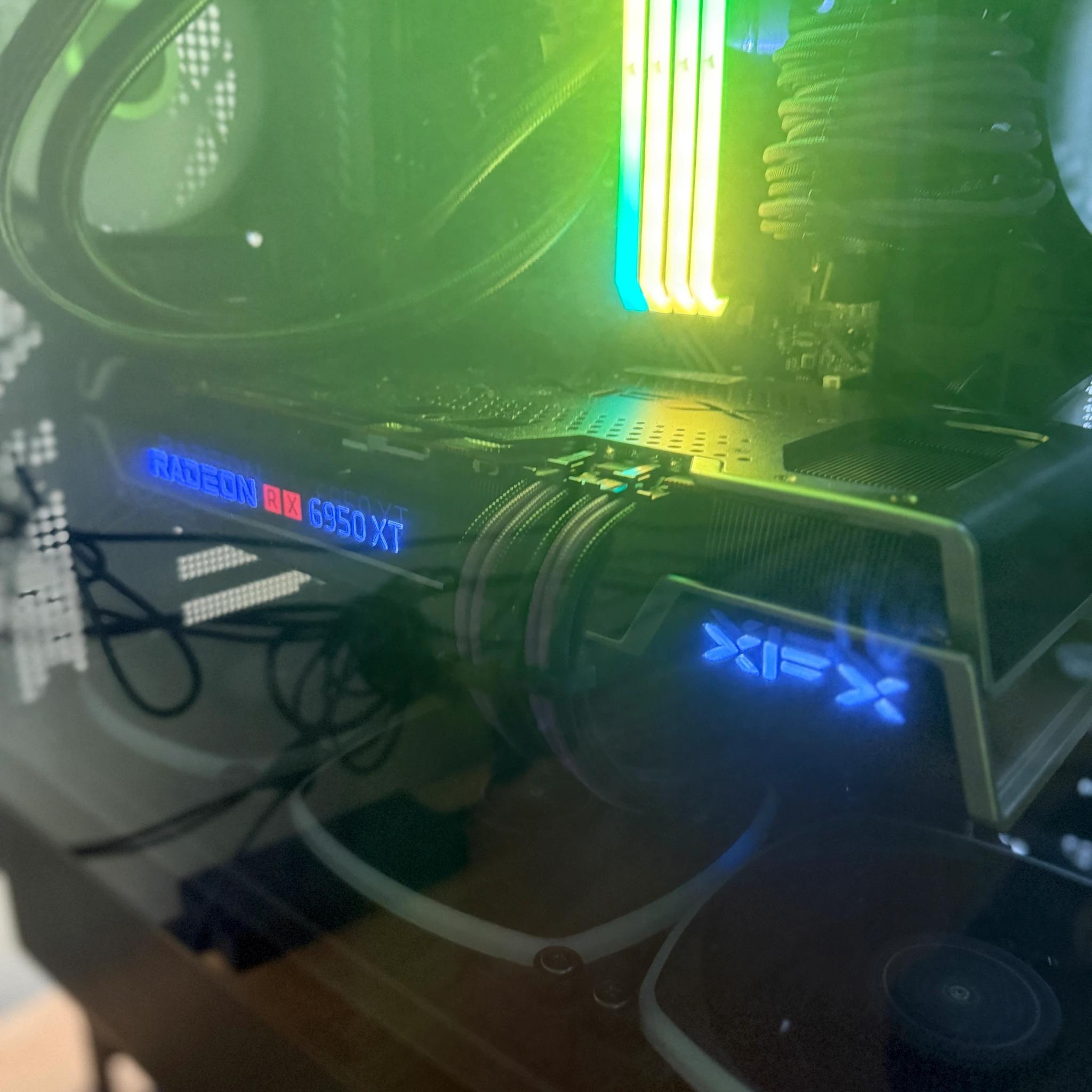 XFX Speedster MERC 319 AMD Radeon™ RX 6950 XT Black