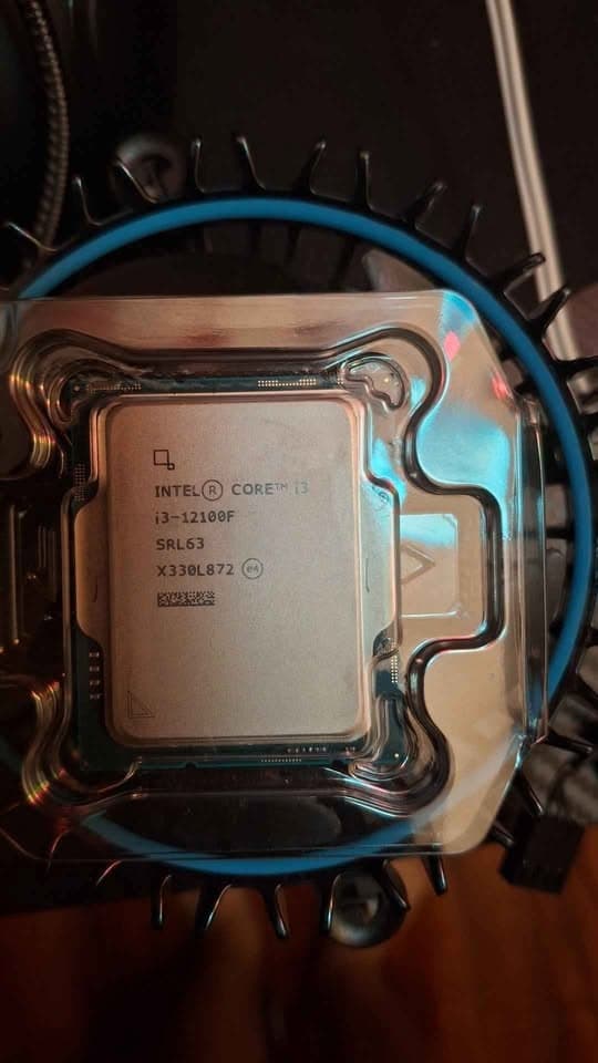 Intel Core i3-12100F