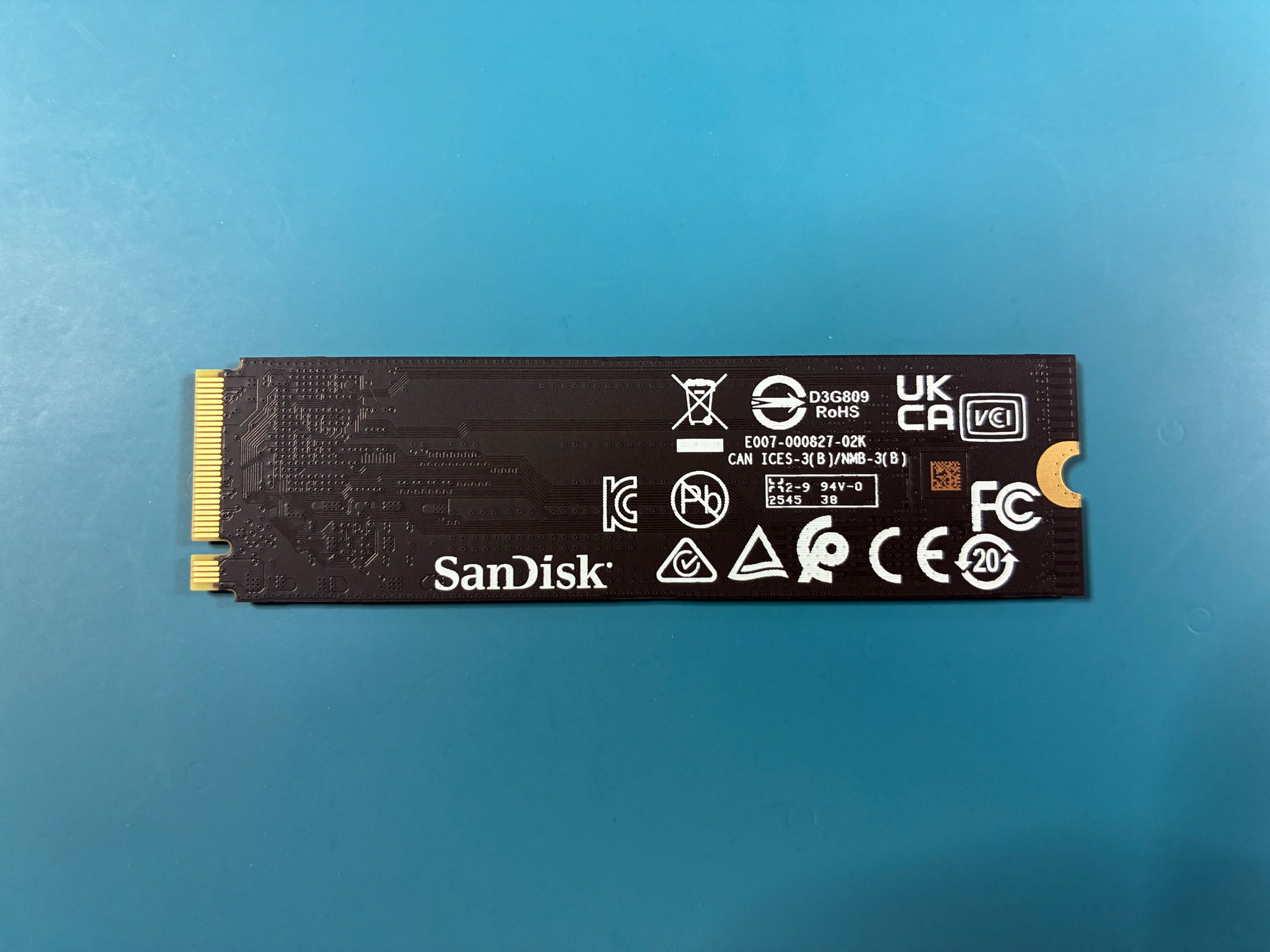 WD_BLACK SN7100 1TB NVMe SSD w/ Windows 11 Pro Preinstalled + Retail Key (SSD)