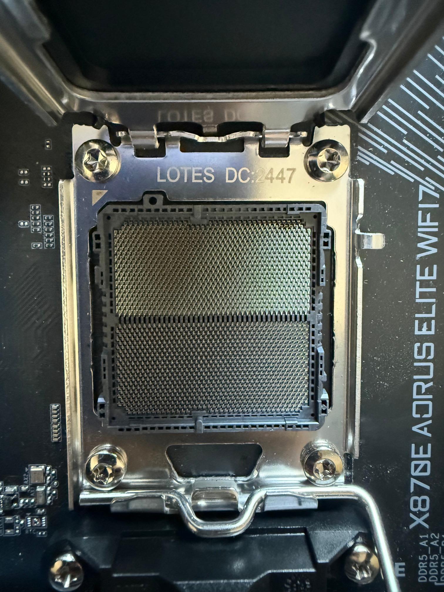 X870E AORUS Elite WIFI7 AMD AM5 LGA 1718 DDR5, 4X M.2, PCIe 5.0 ***FAST SHIPPING***