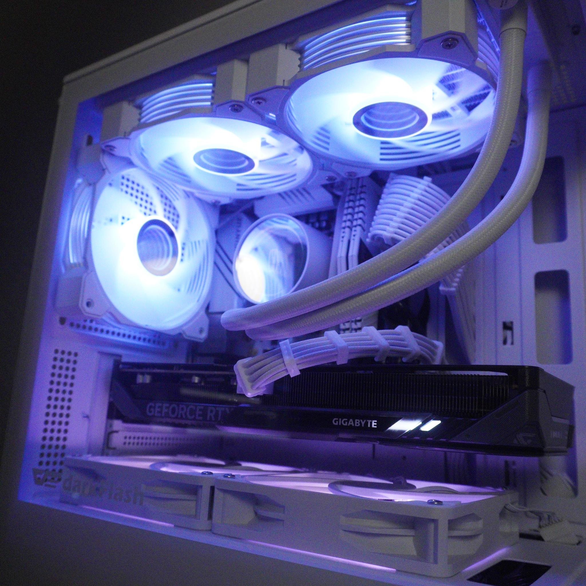 Soul White II | I7 12700K | RTX 5060 TI 8G | 16GB DDR4 | 512G 2.5 SSD | WINDOWS 11 ACTIVATED