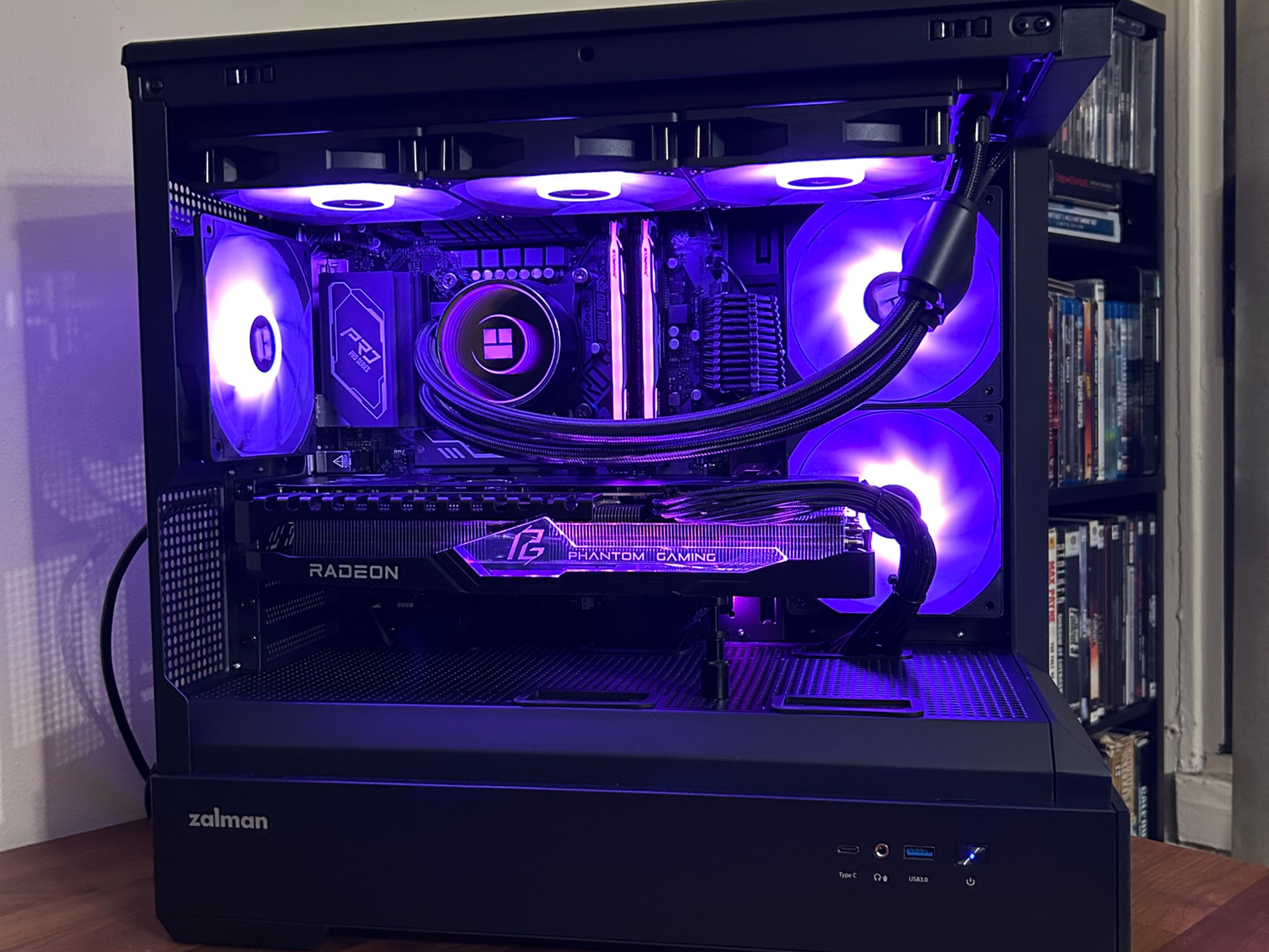 RX 7700XT 12GB | Intel i5 12600K | 32GB DDR4 | 1TB SSD | The Phantom RX