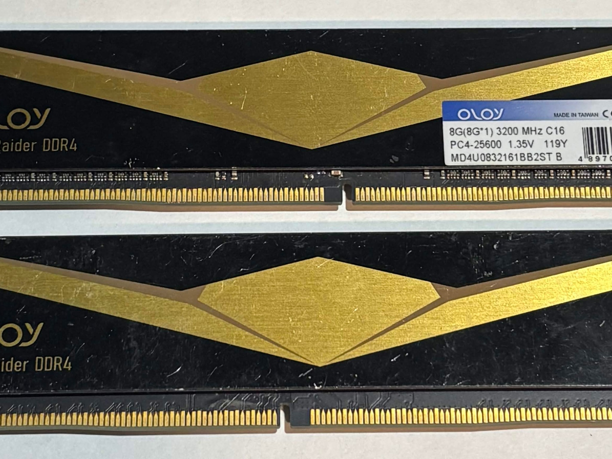 OLOy B-21 Raider 16GB (2x8GB) DDR4 3200MHz CL16 Gaming Memory Kit | Black Gold |